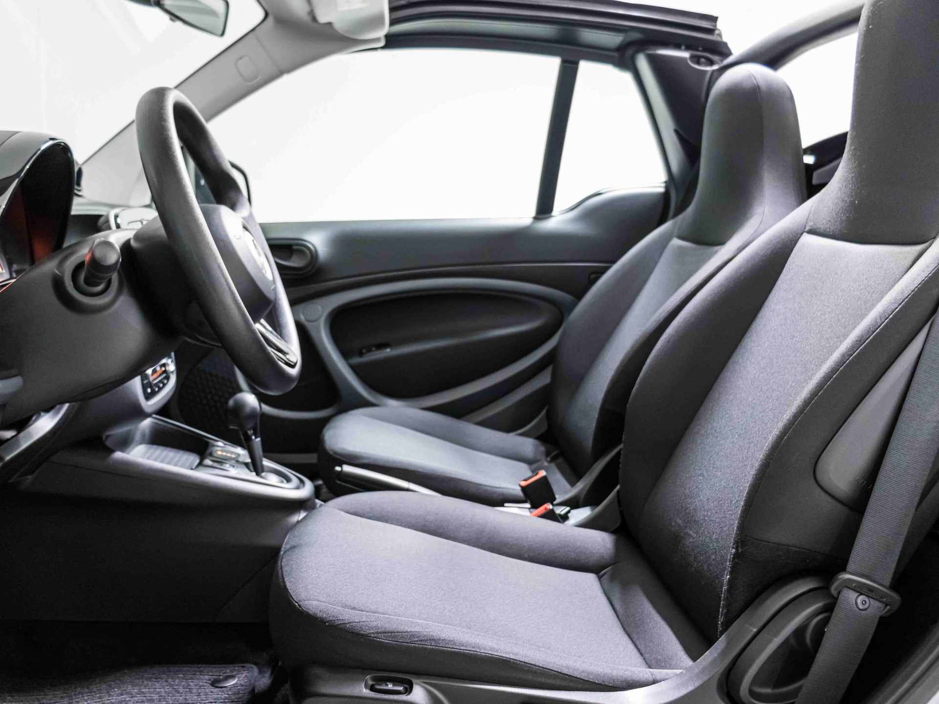SMART Fortwo Cabrio EQ-image-6