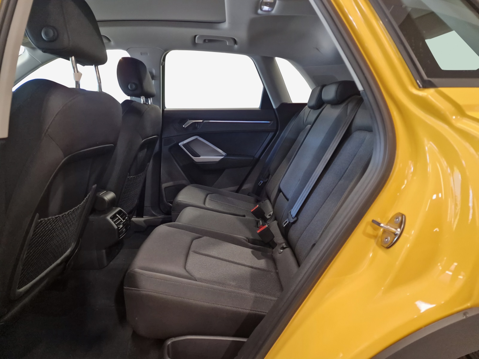 AUDI Q3 35 TFSI Attraction S-tronic-image-12