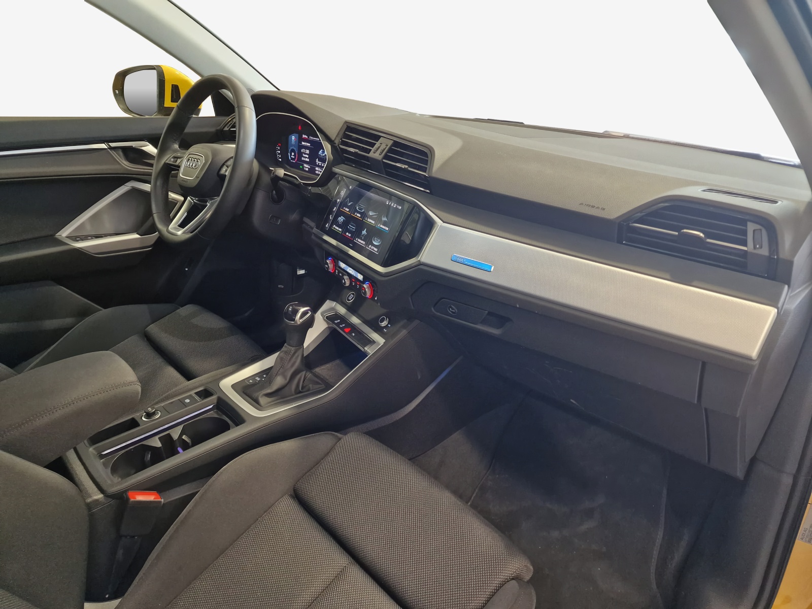 AUDI Q3 35 TFSI Attraction S-tronic-image-10