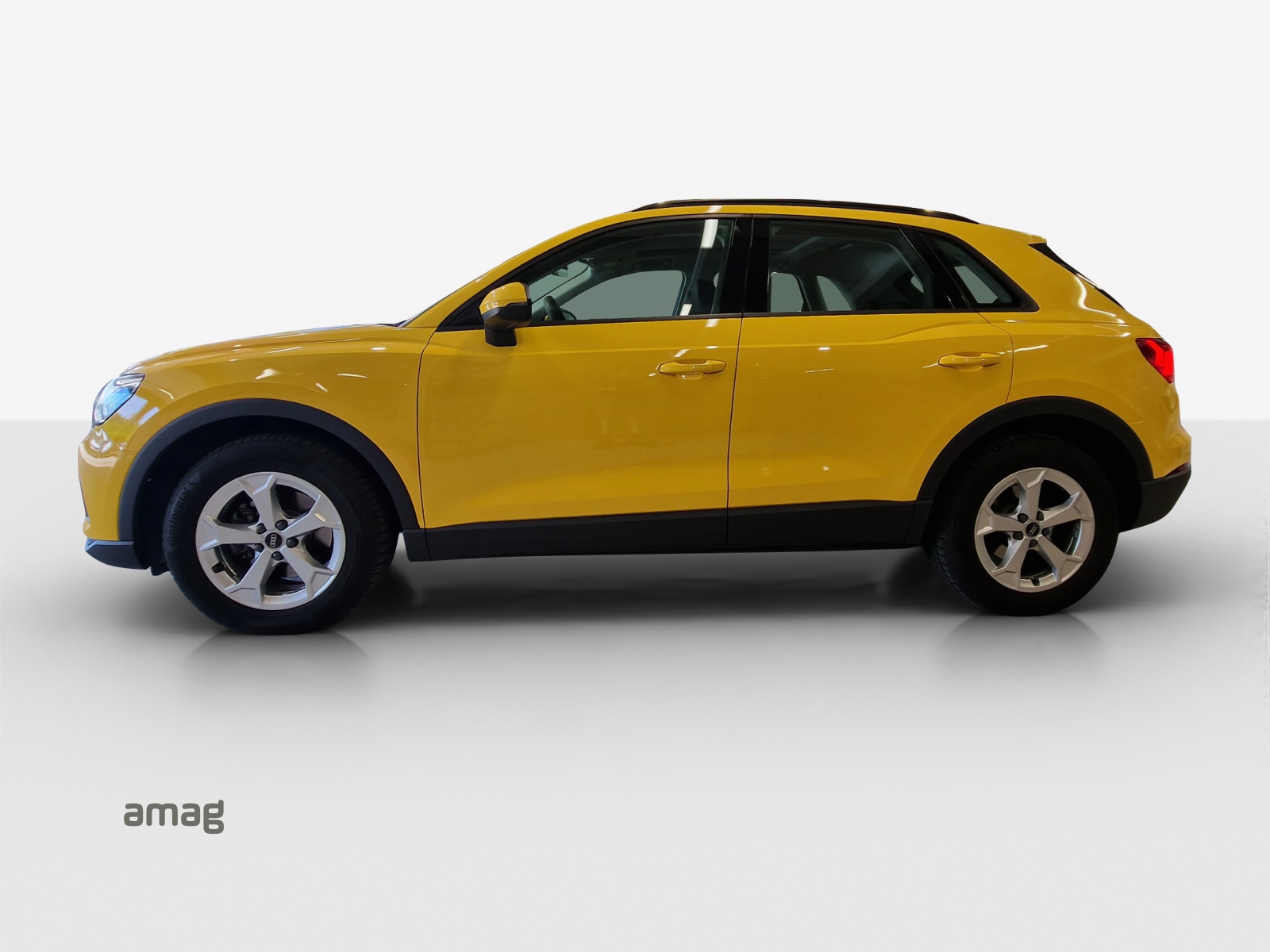 AUDI Q3 35 TFSI Attraction S-tronic-image-1