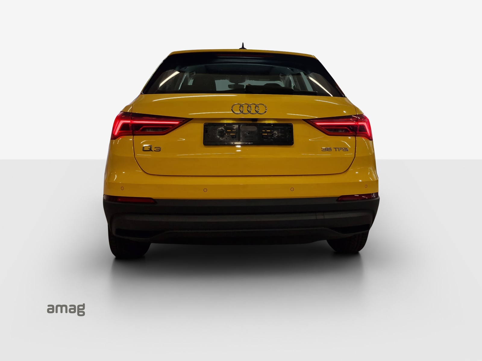 AUDI Q3 35 TFSI Attraction S-tronic-image-3