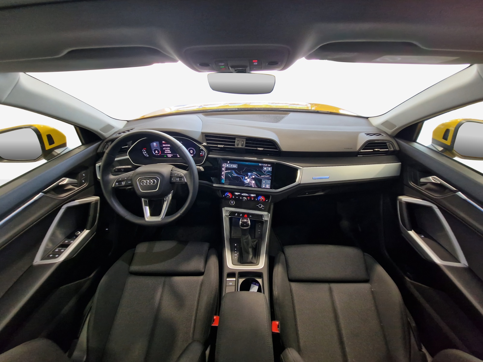 AUDI Q3 35 TFSI Attraction S-tronic-image-9