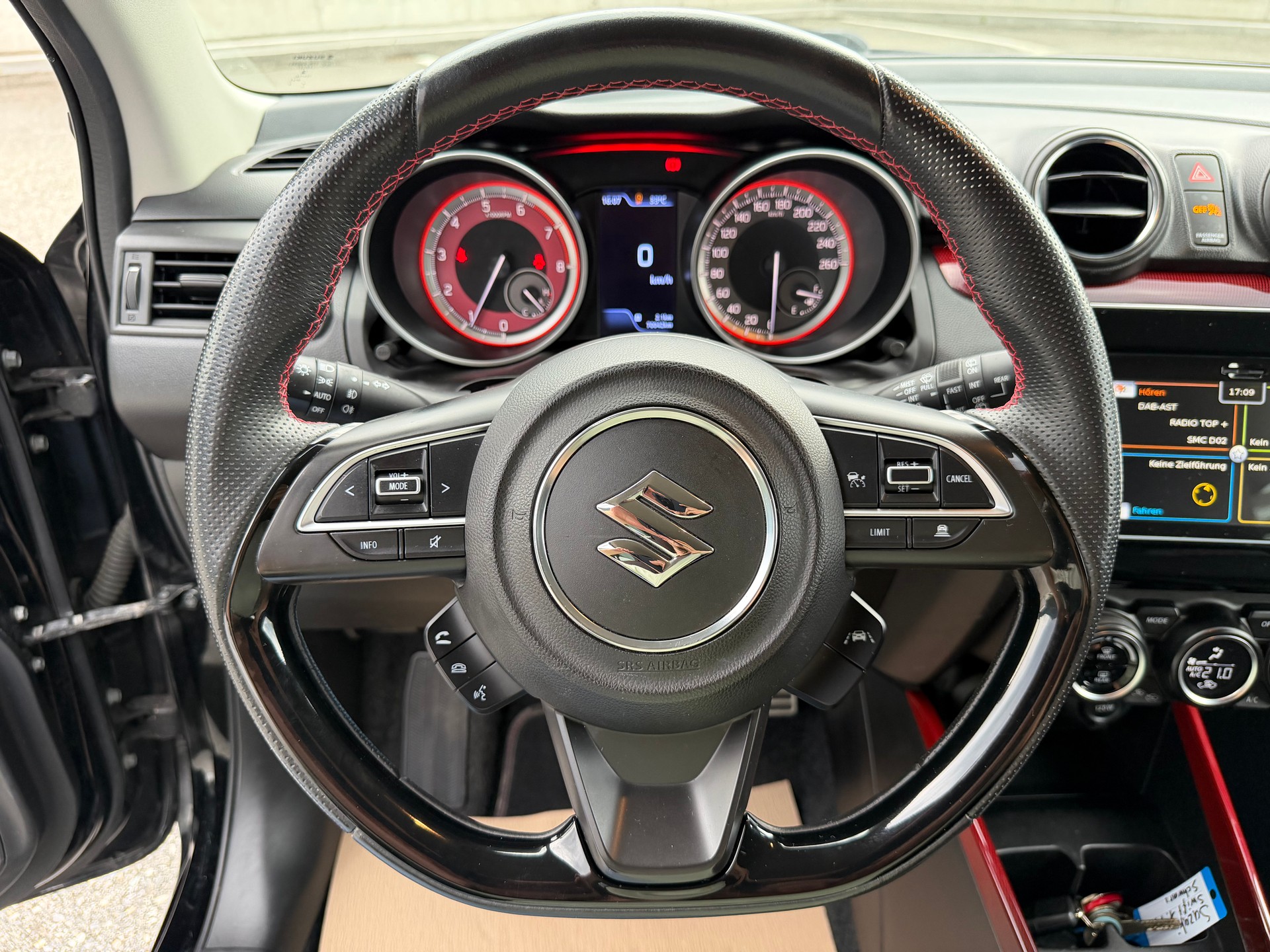 SUZUKI Swift Sport 1.4i 16V Compact Top Hybrid-image-27