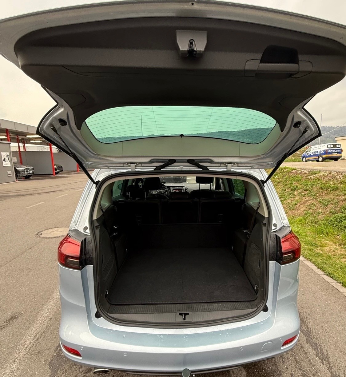OPEL Zafira 2.0 CDTi Excellence Automatic-image-12