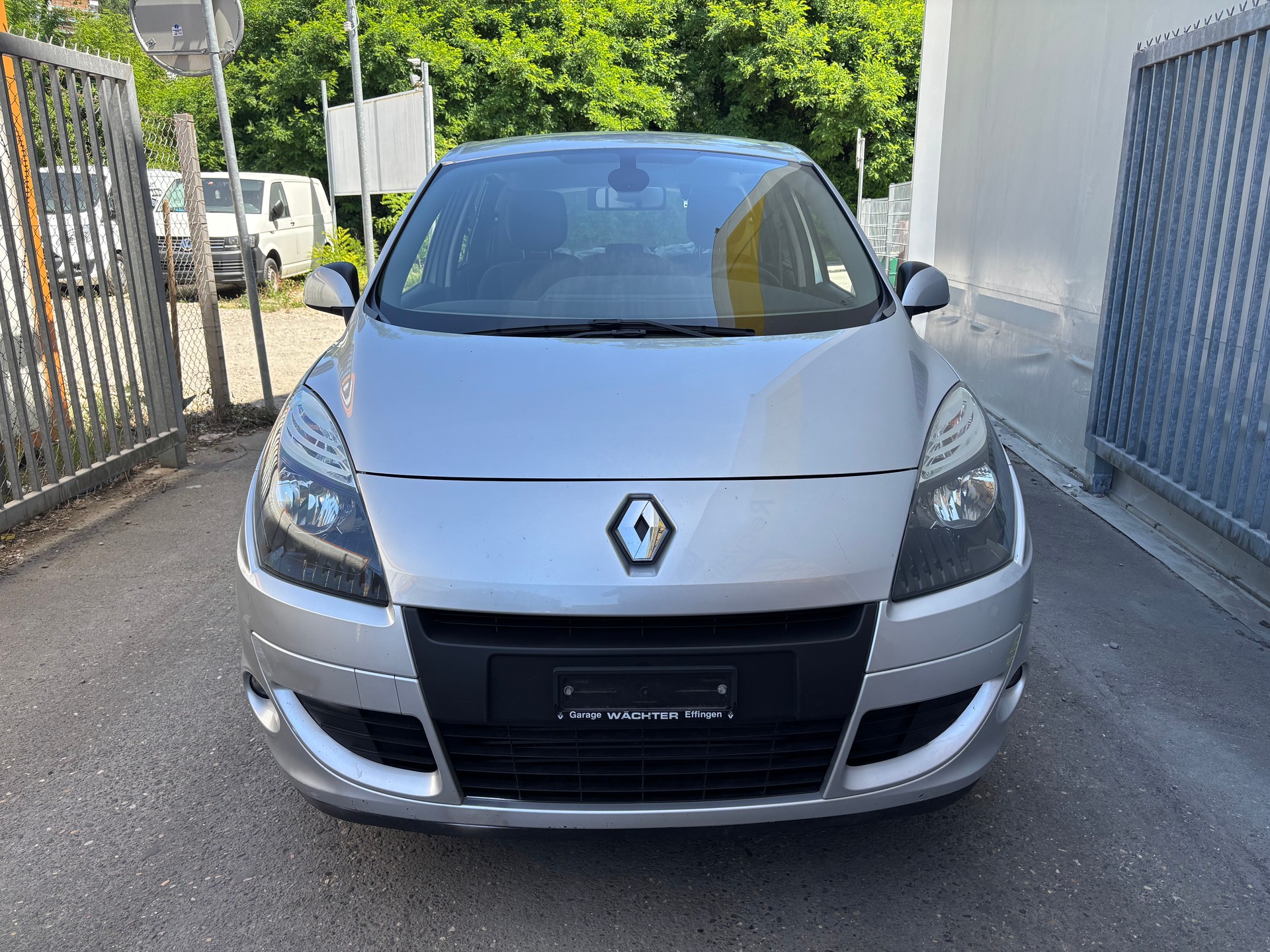 RENAULT Scénic 1.4 16V Turbo Privilège-image-4