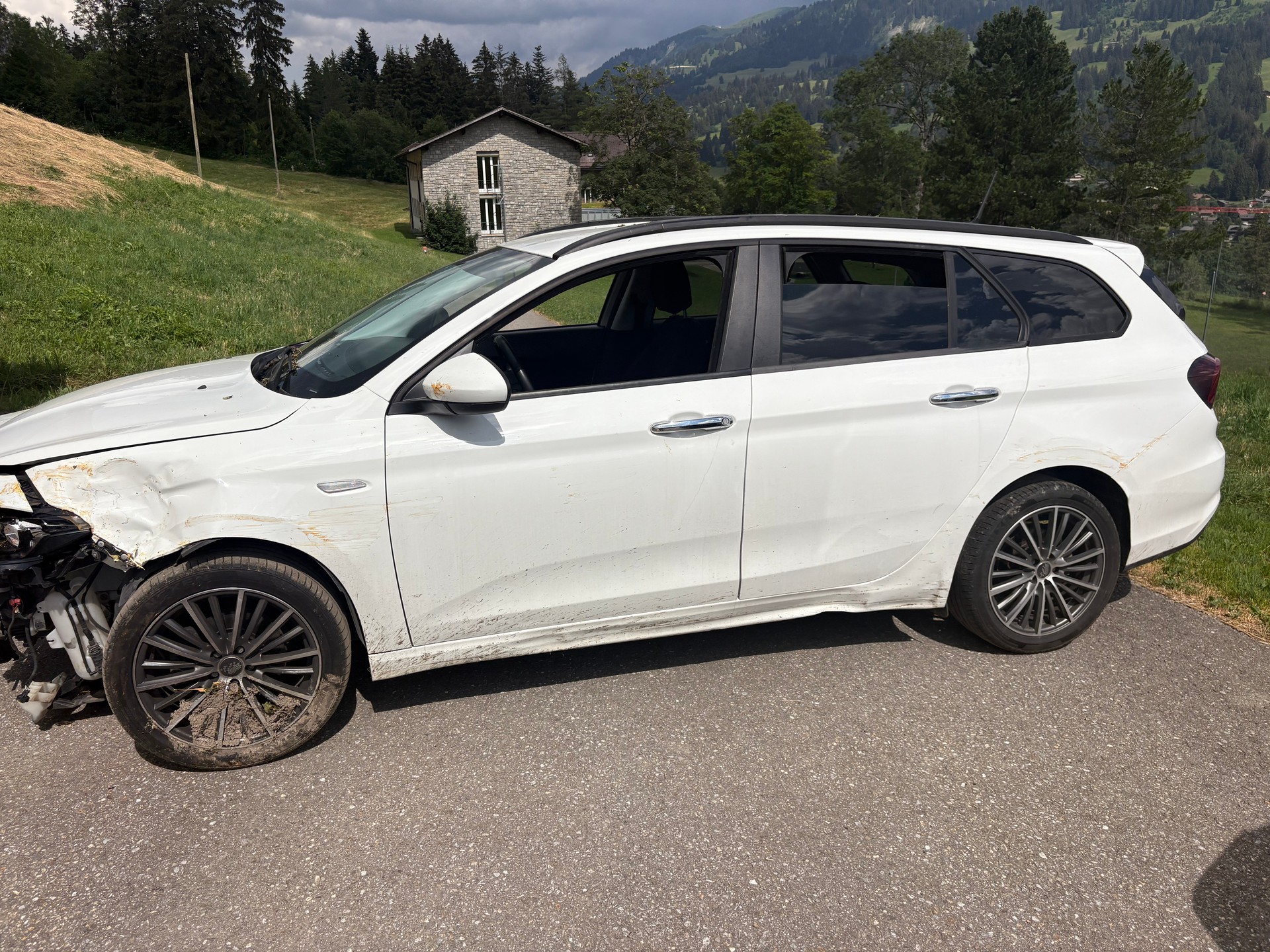 FIAT Tipo 1.6MJ Station Wagon Business DCT-image-2