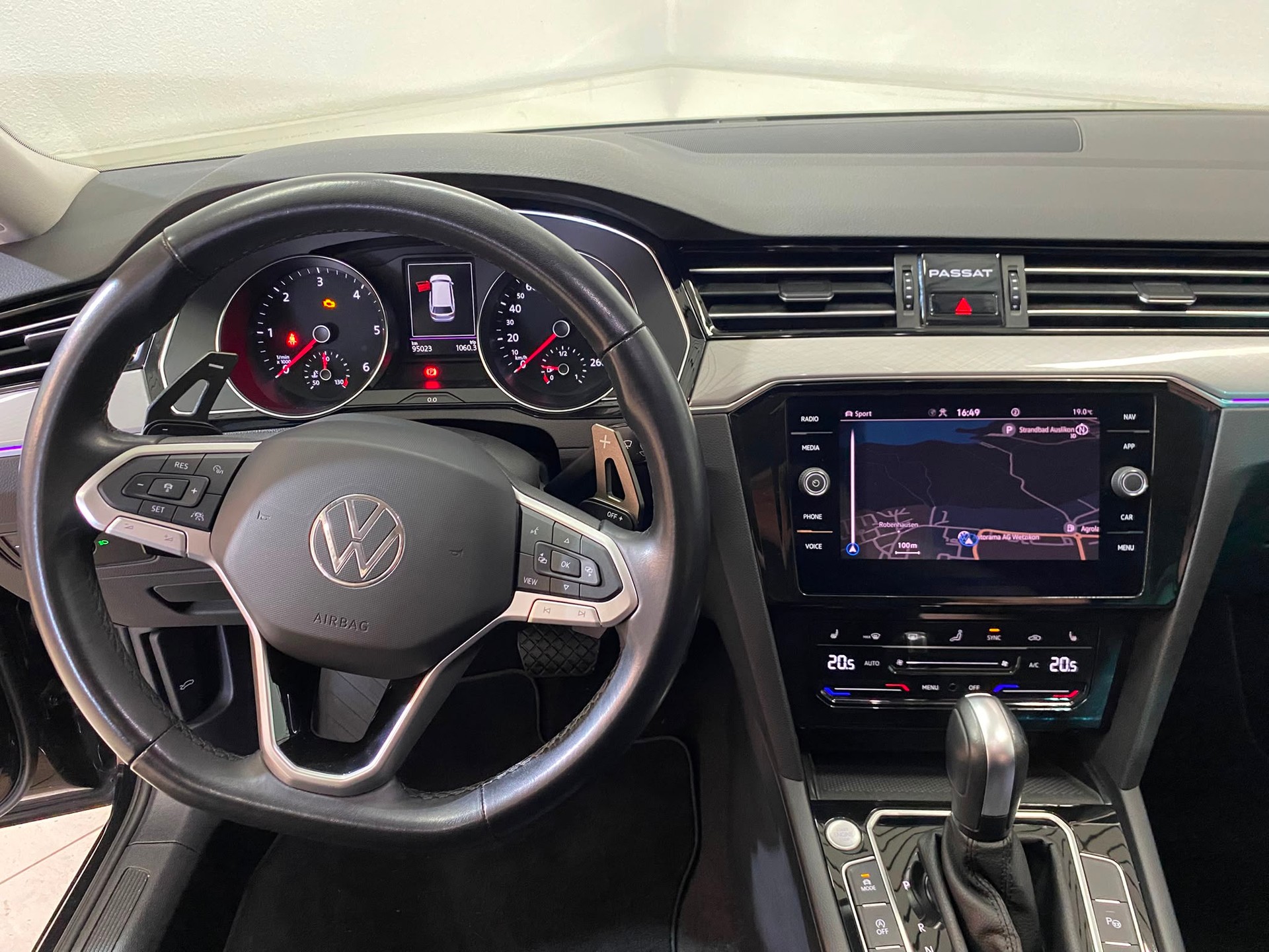 VW Passat 2.0 TDI BMT Business DSG-image-7