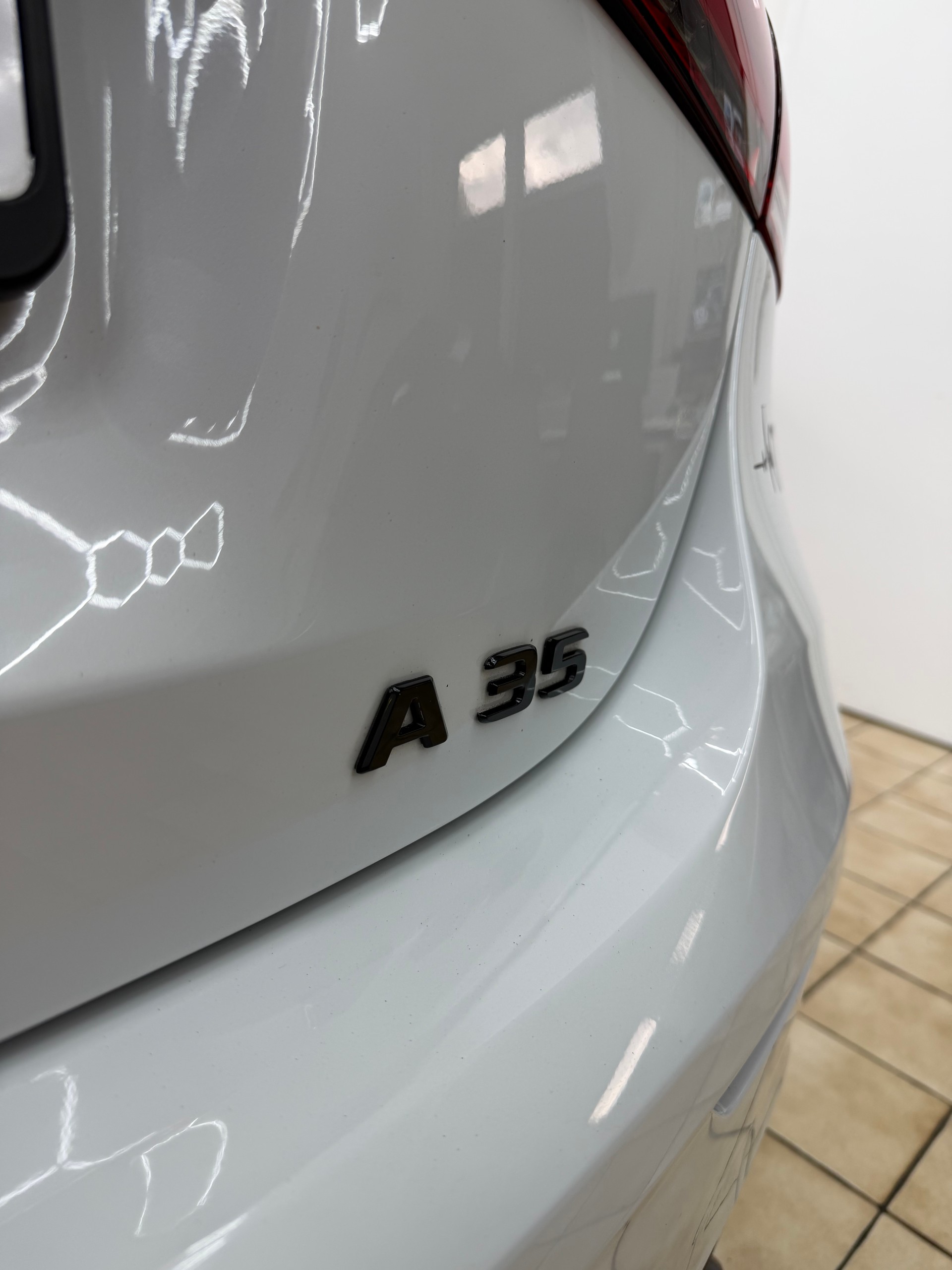 MERCEDES-BENZ A 35 AMG 4Matic Speedshift-image-7