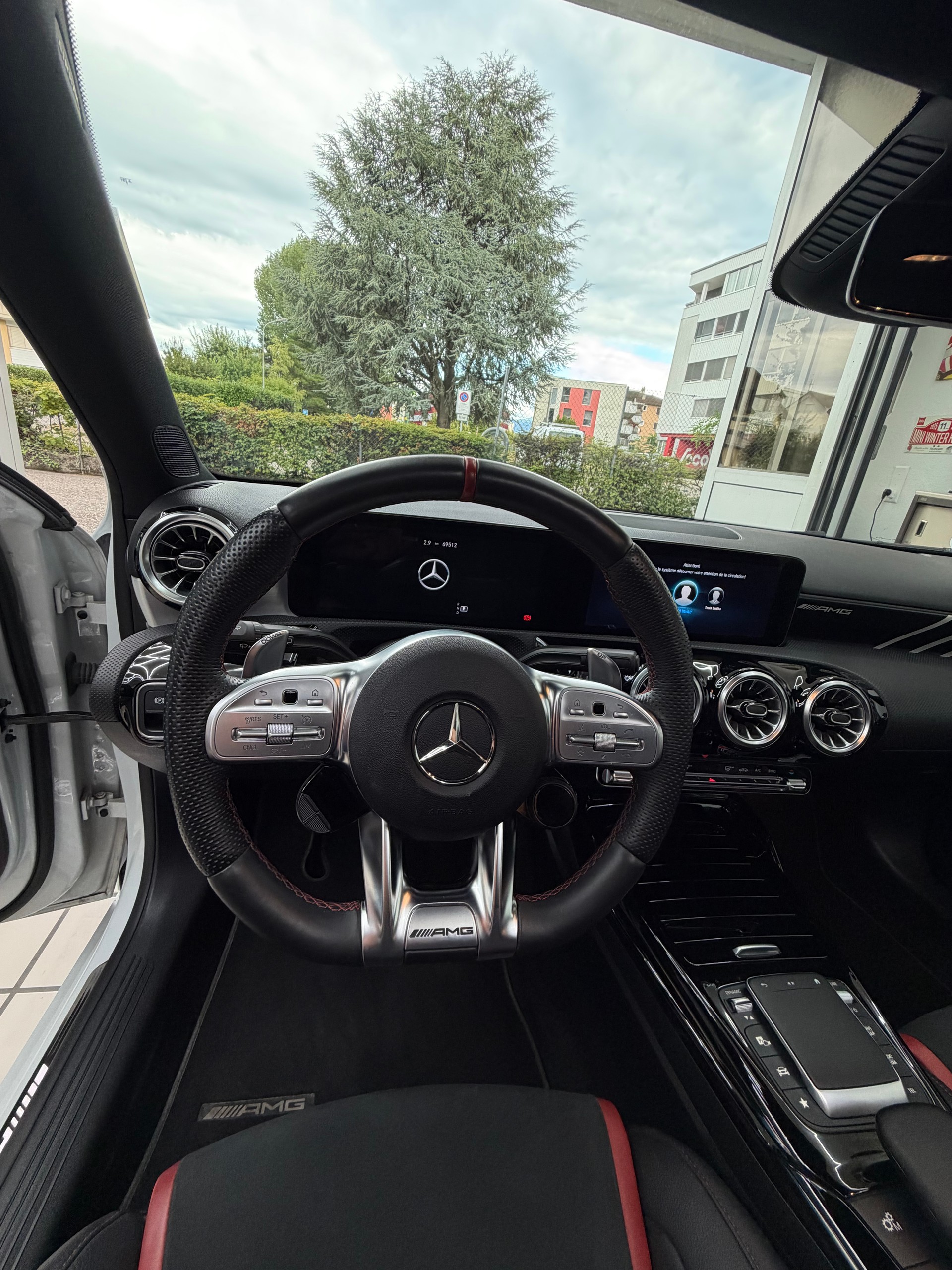 MERCEDES-BENZ A 35 AMG 4Matic Speedshift-image-11