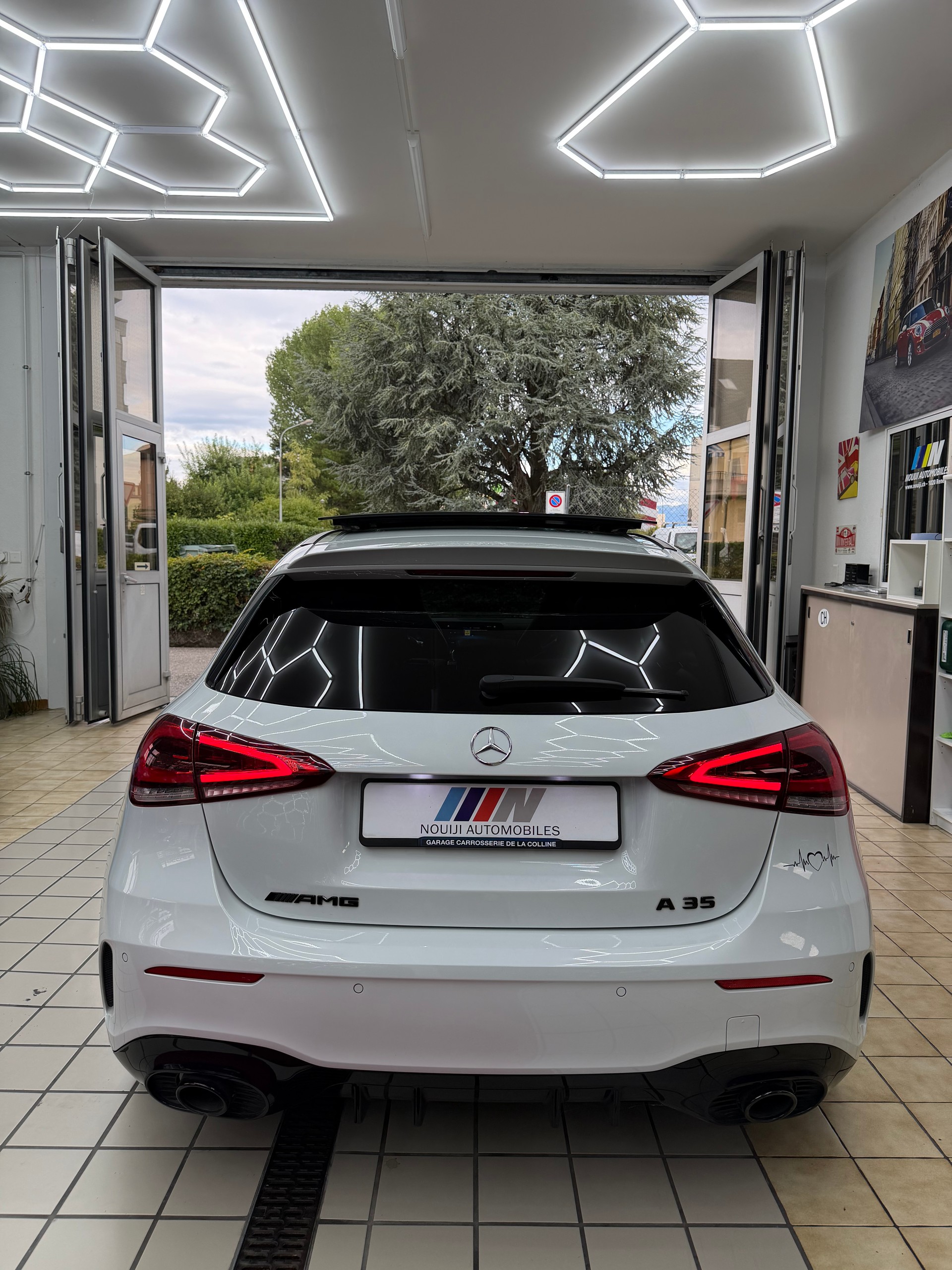 MERCEDES-BENZ A 35 AMG 4Matic Speedshift-image-9