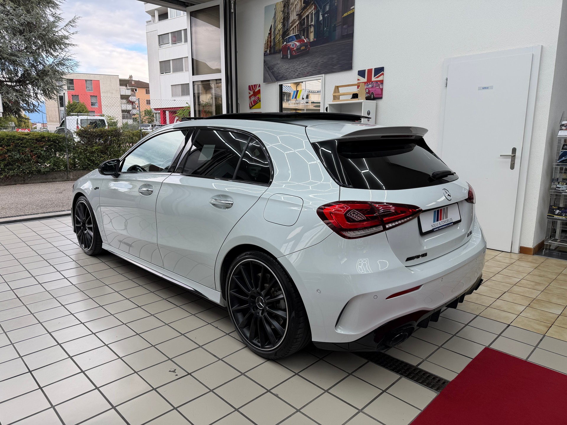 MERCEDES-BENZ A 35 AMG 4Matic Speedshift-image-4