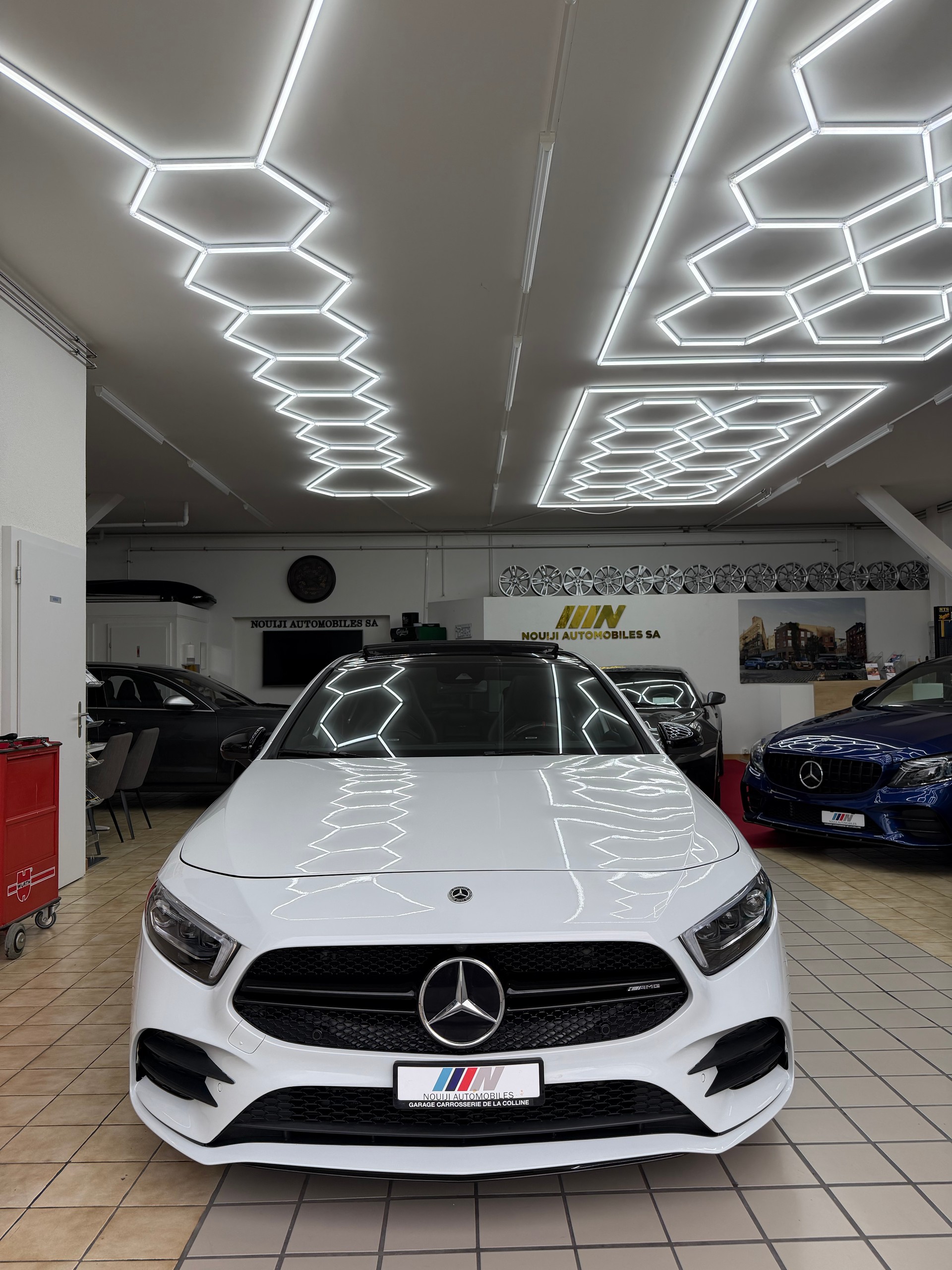 MERCEDES-BENZ A 35 AMG 4Matic Speedshift-image-1