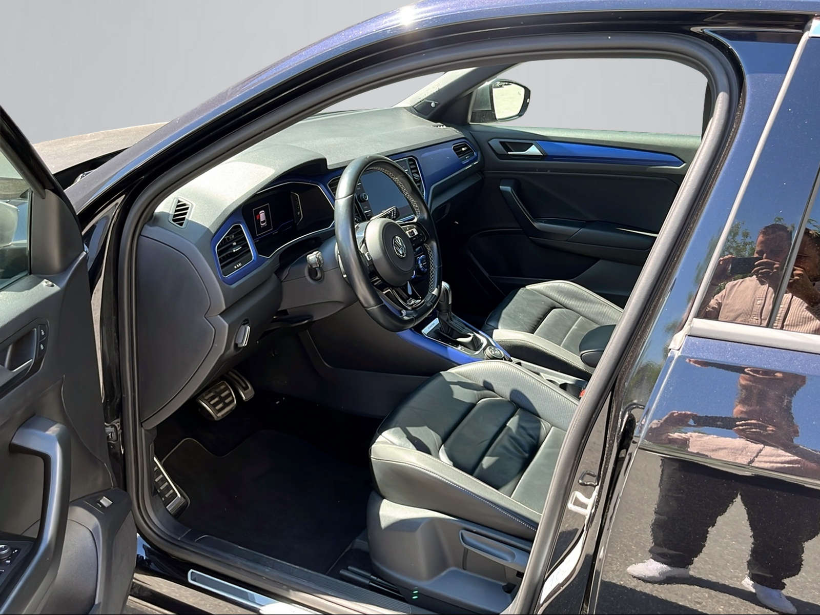 VW T-Roc 2.0 TSI R DSG 4Motion-image-1