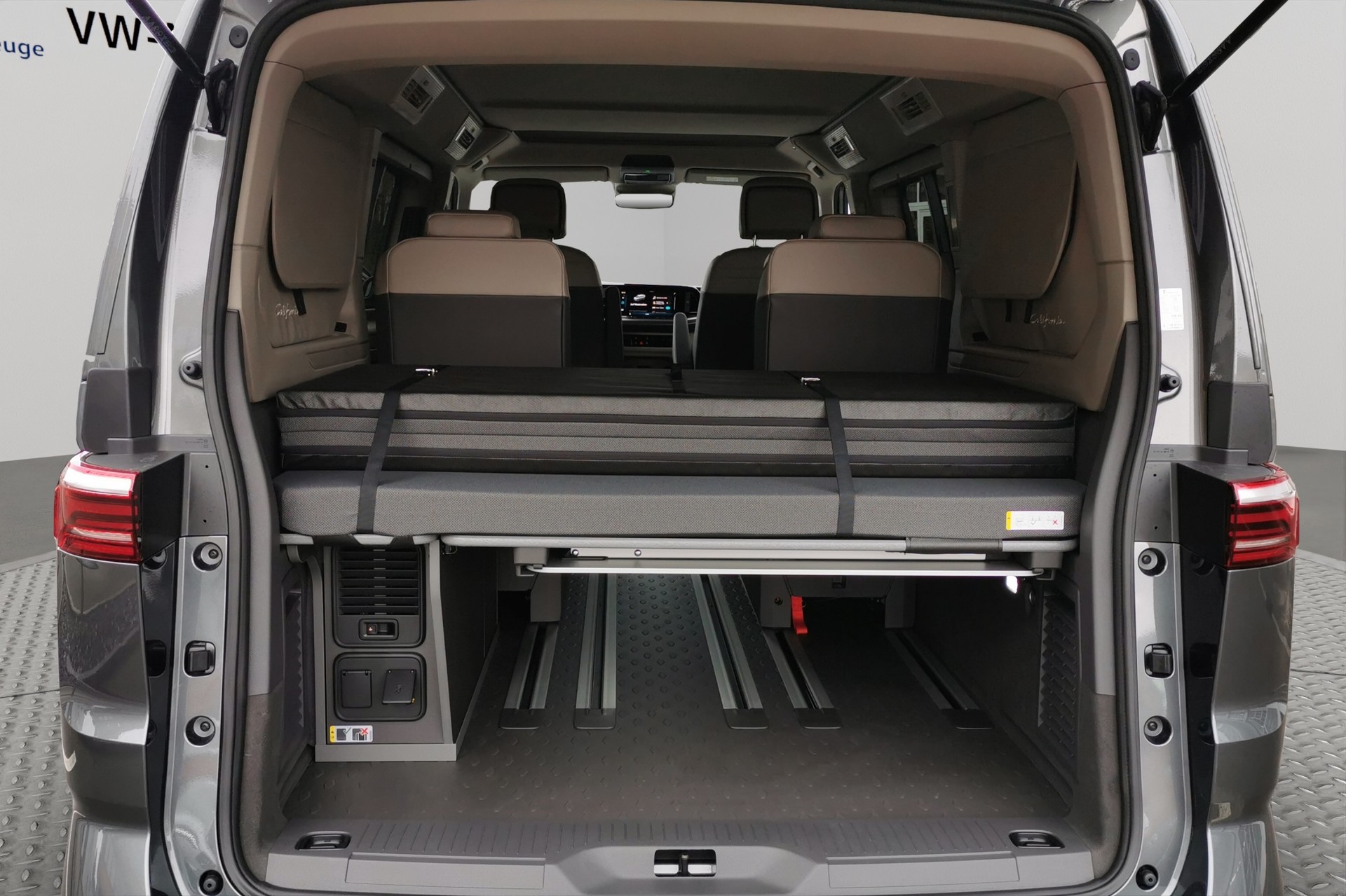 VW California eHybrid Beach Tour Liberty 4Motion-image-12