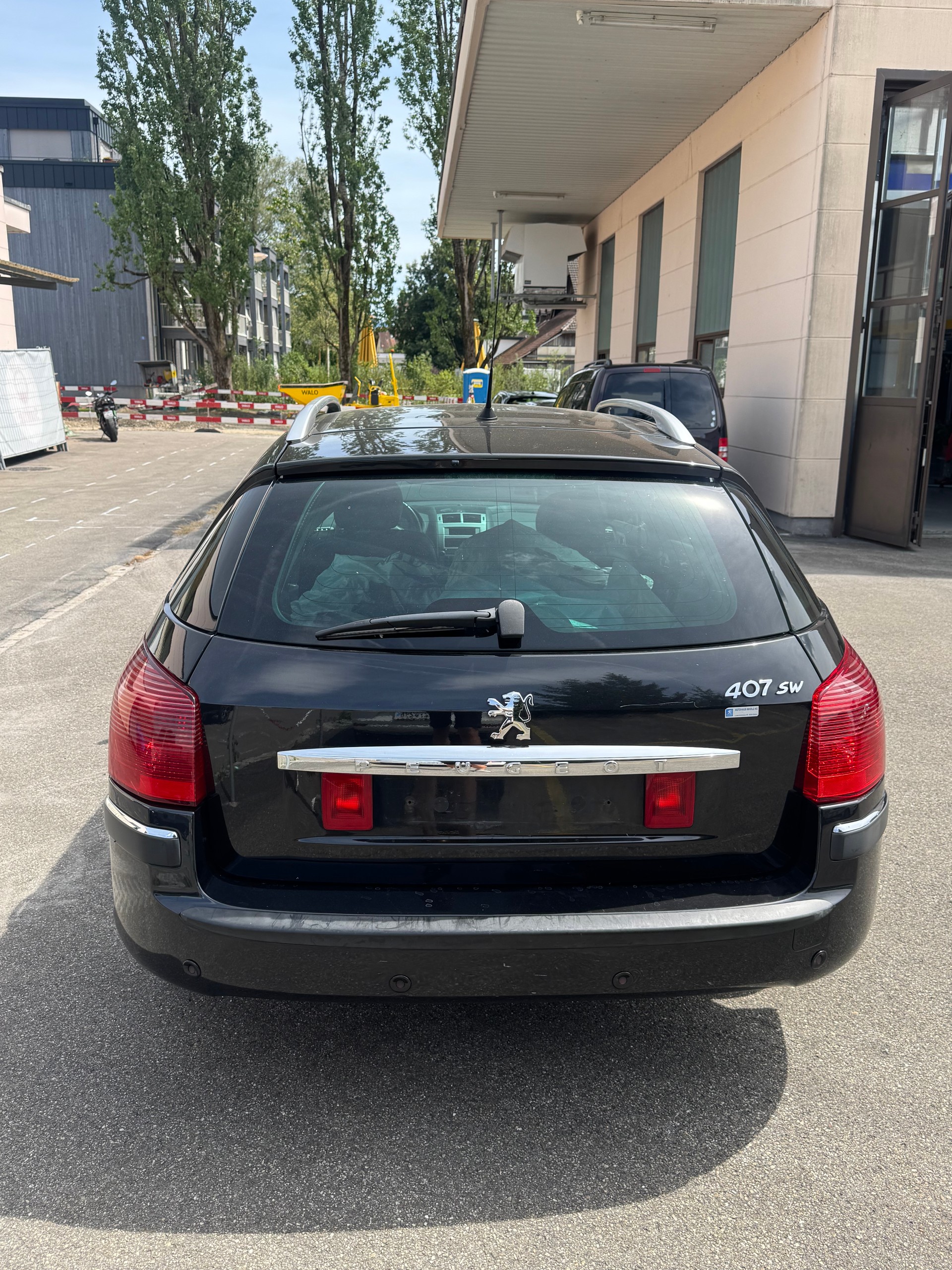 PEUGEOT 407 SW 2.0 HDI Confort Automatic-image-5