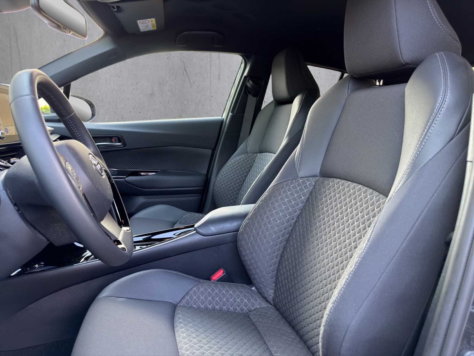TOYOTA C-HR 1.8 HSD CVT Comfort-image-6