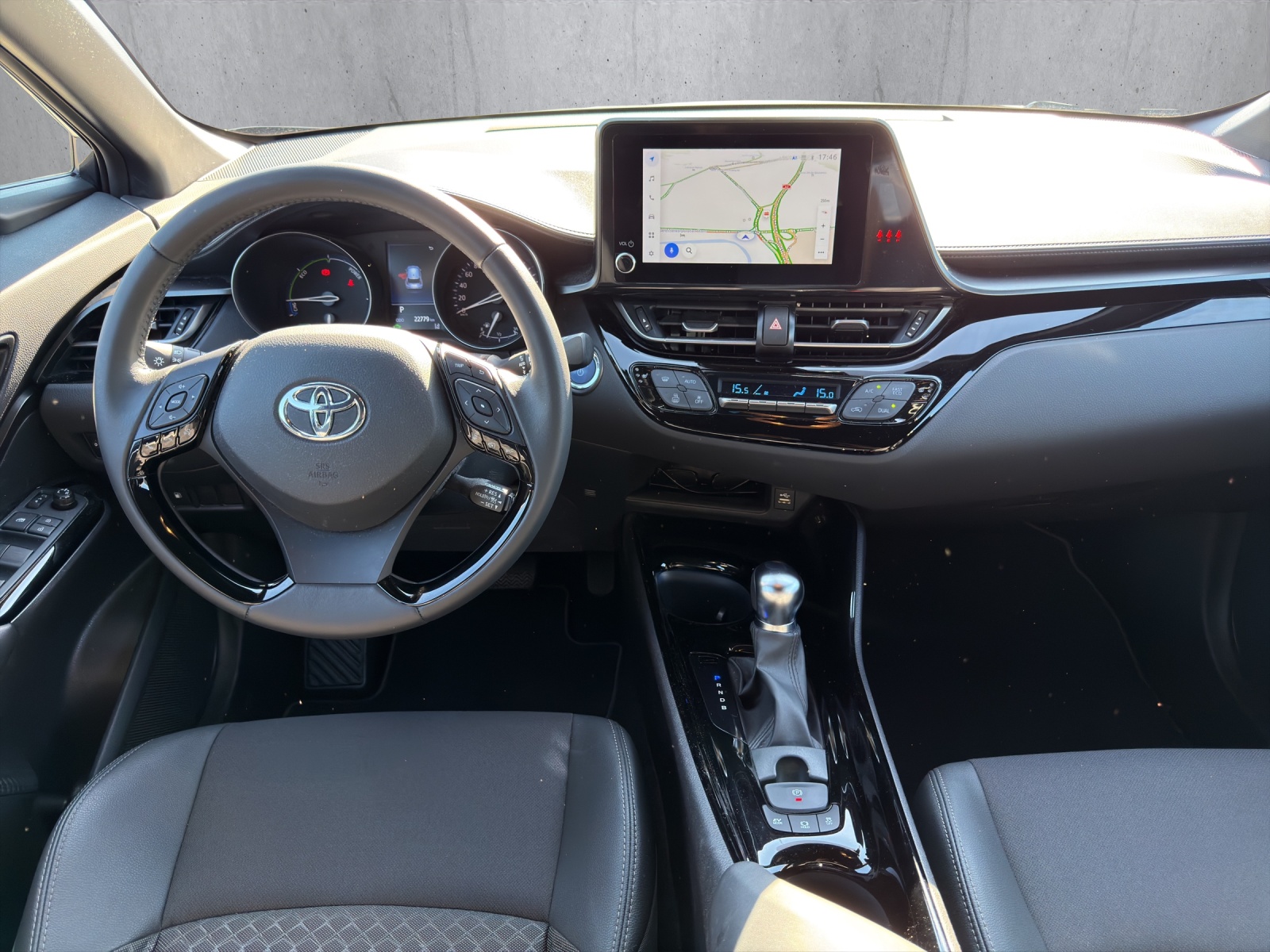 TOYOTA C-HR 1.8 HSD CVT Comfort-image-9