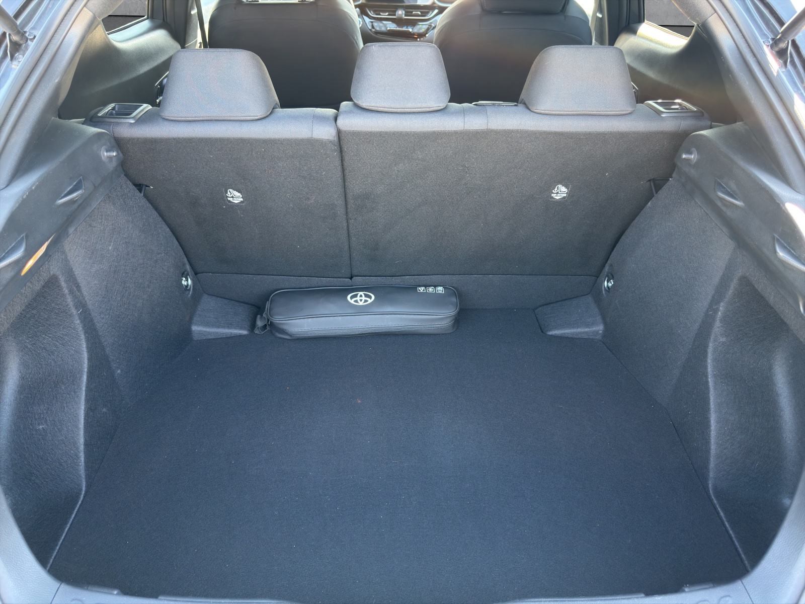 TOYOTA C-HR 1.8 HSD CVT Comfort-image-14