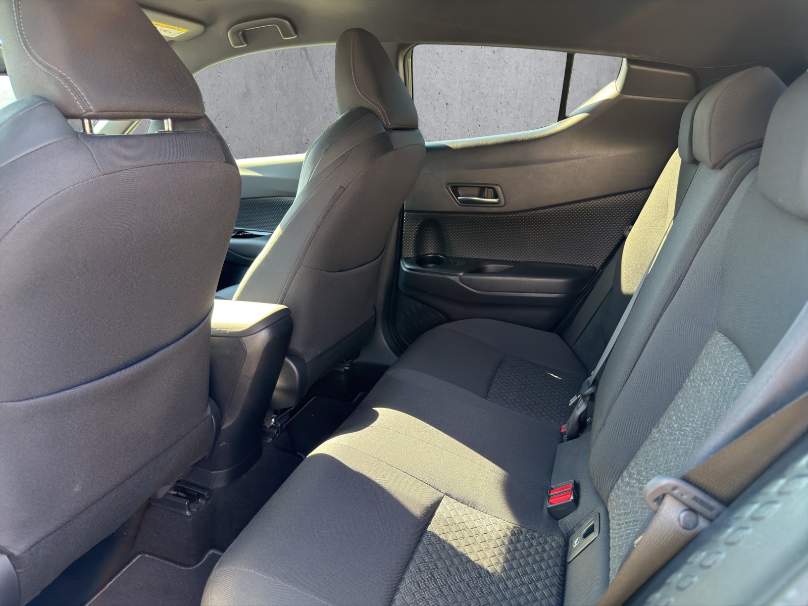 TOYOTA C-HR 1.8 HSD CVT Comfort-image-13