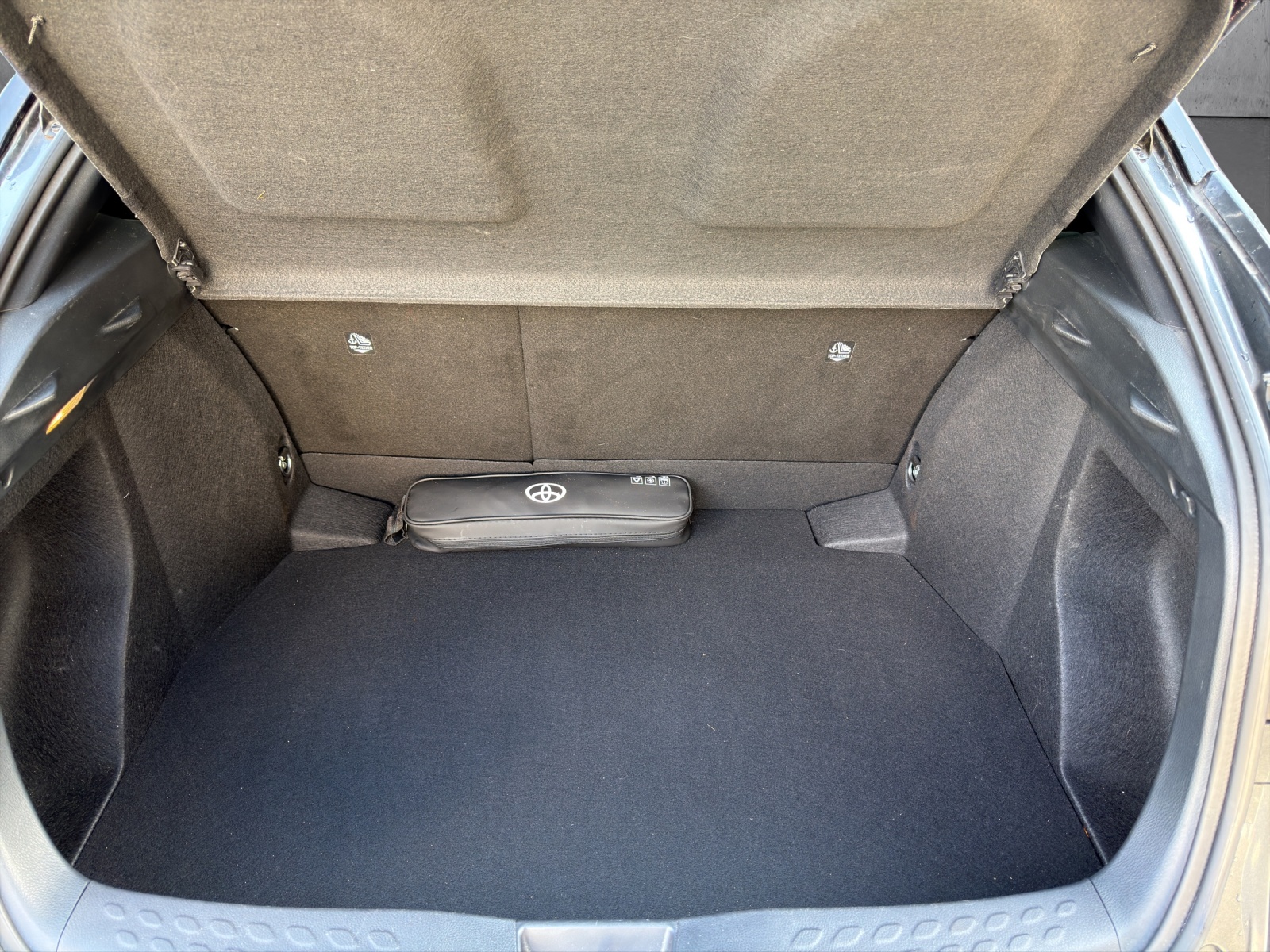 TOYOTA C-HR 1.8 HSD CVT Comfort-image-14