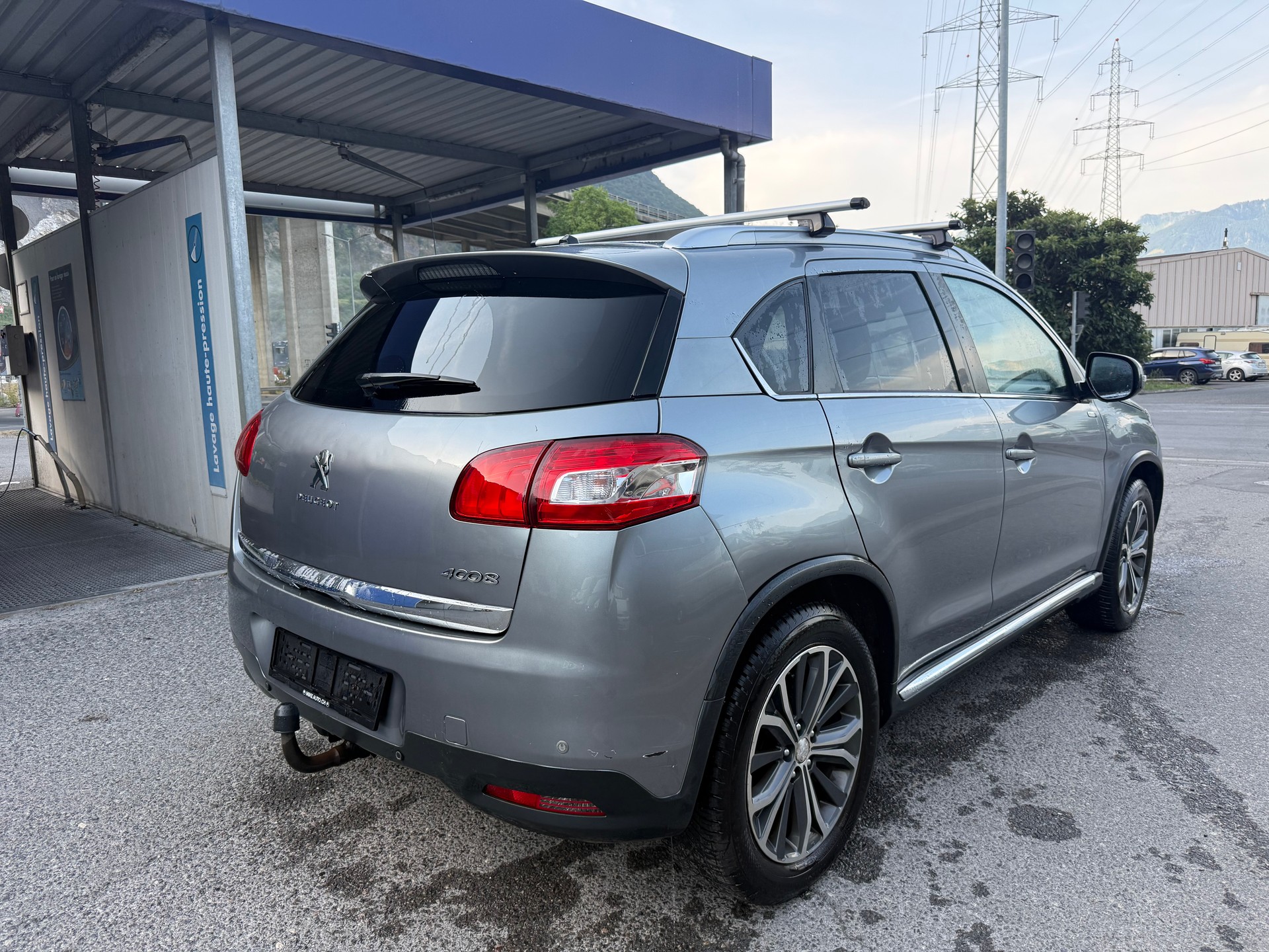 PEUGEOT 4008 1.6 HDi Allure 4WD-image-2