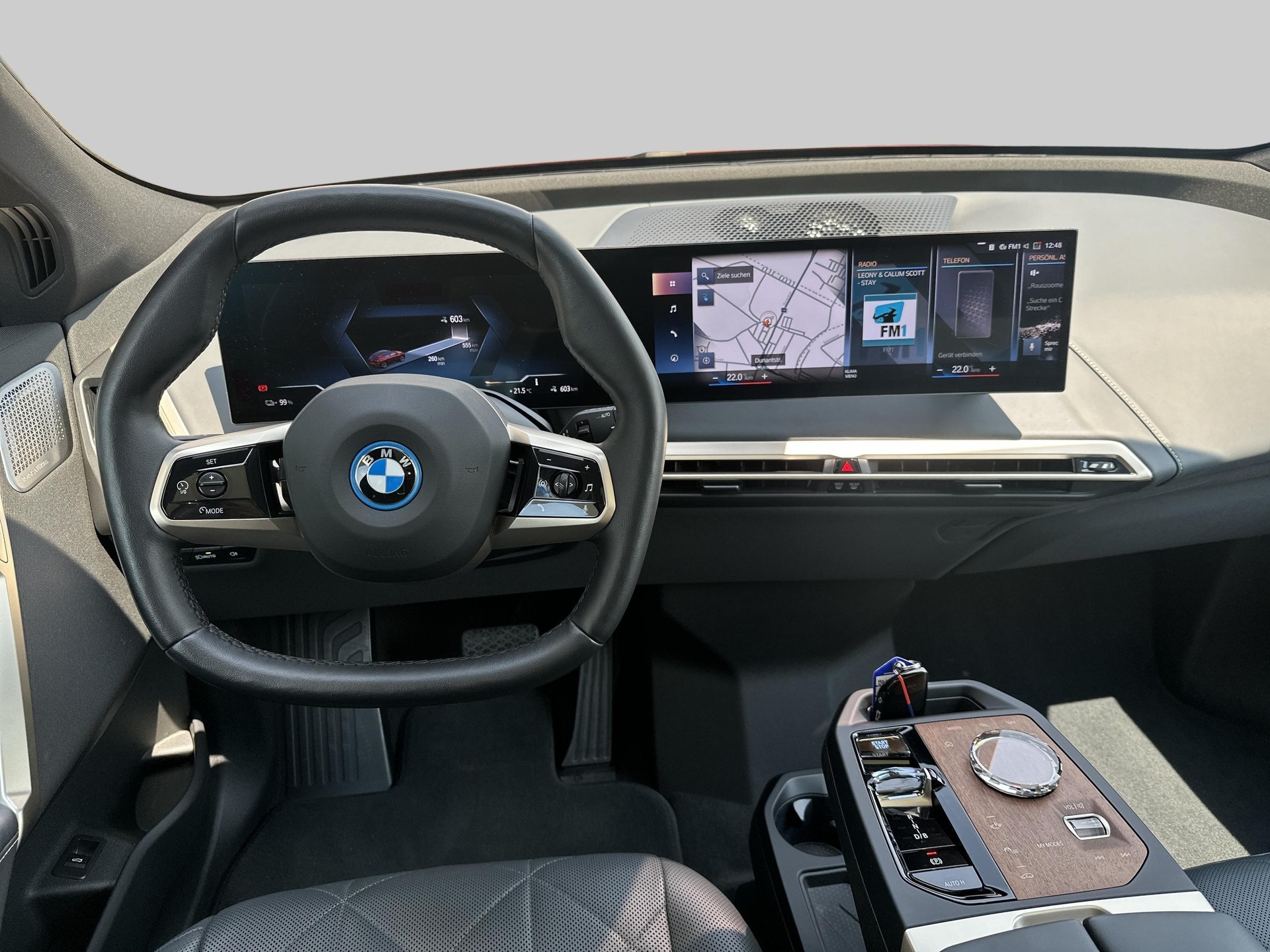 BMW iX M60-image-6