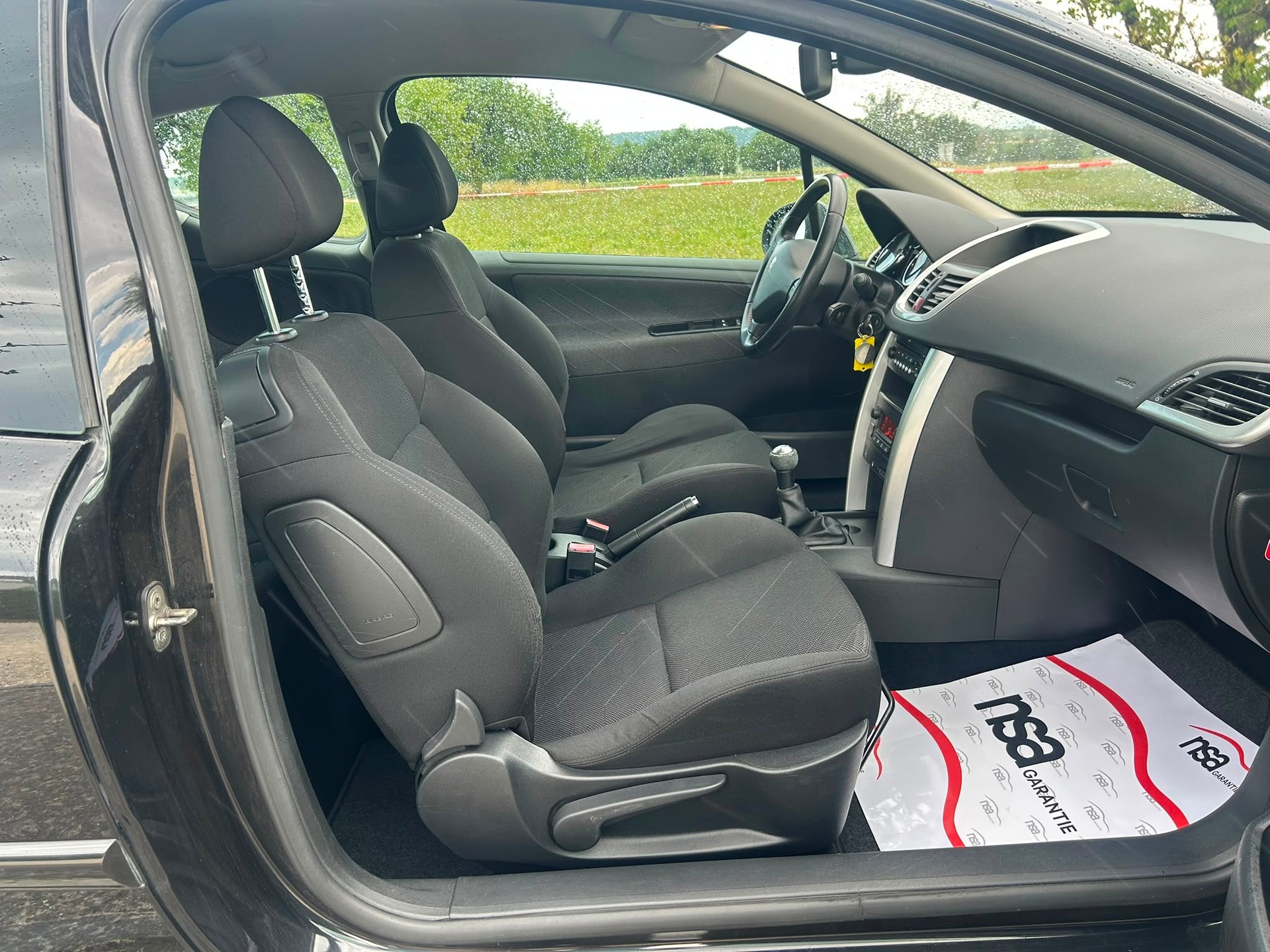 PEUGEOT 207 1.6 16V Turbo GT 150-image-4