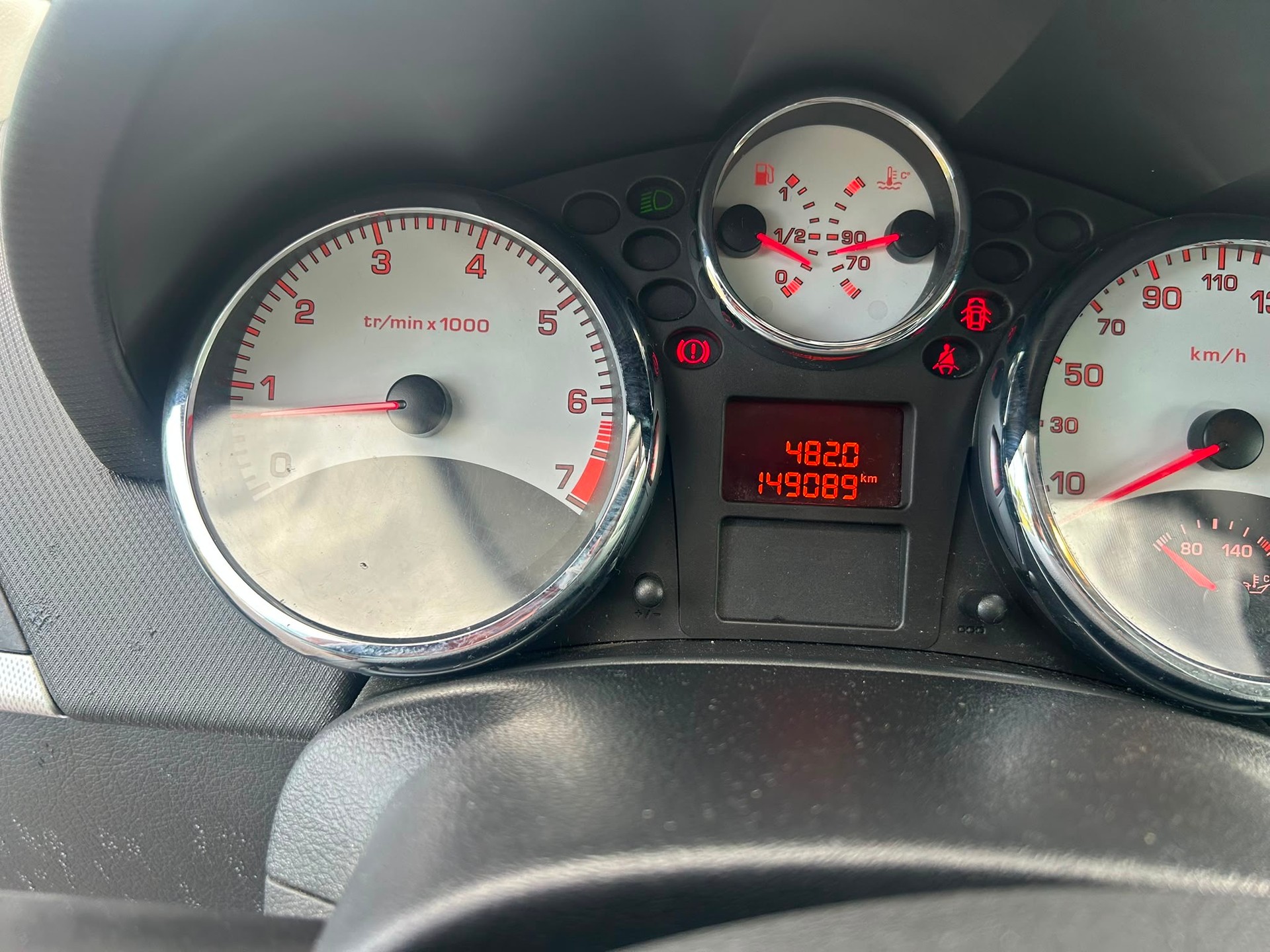 PEUGEOT 207 1.6 16V Turbo GT 150-image-6