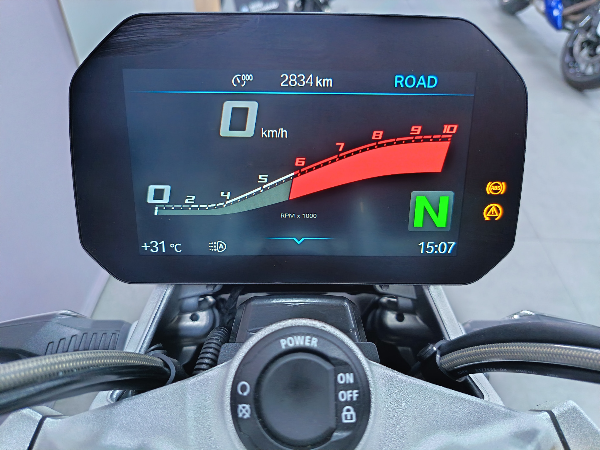 BMW R 1250 R Triple Black GARANTIE CONSTRUCTEUR 10/2027-image-9
