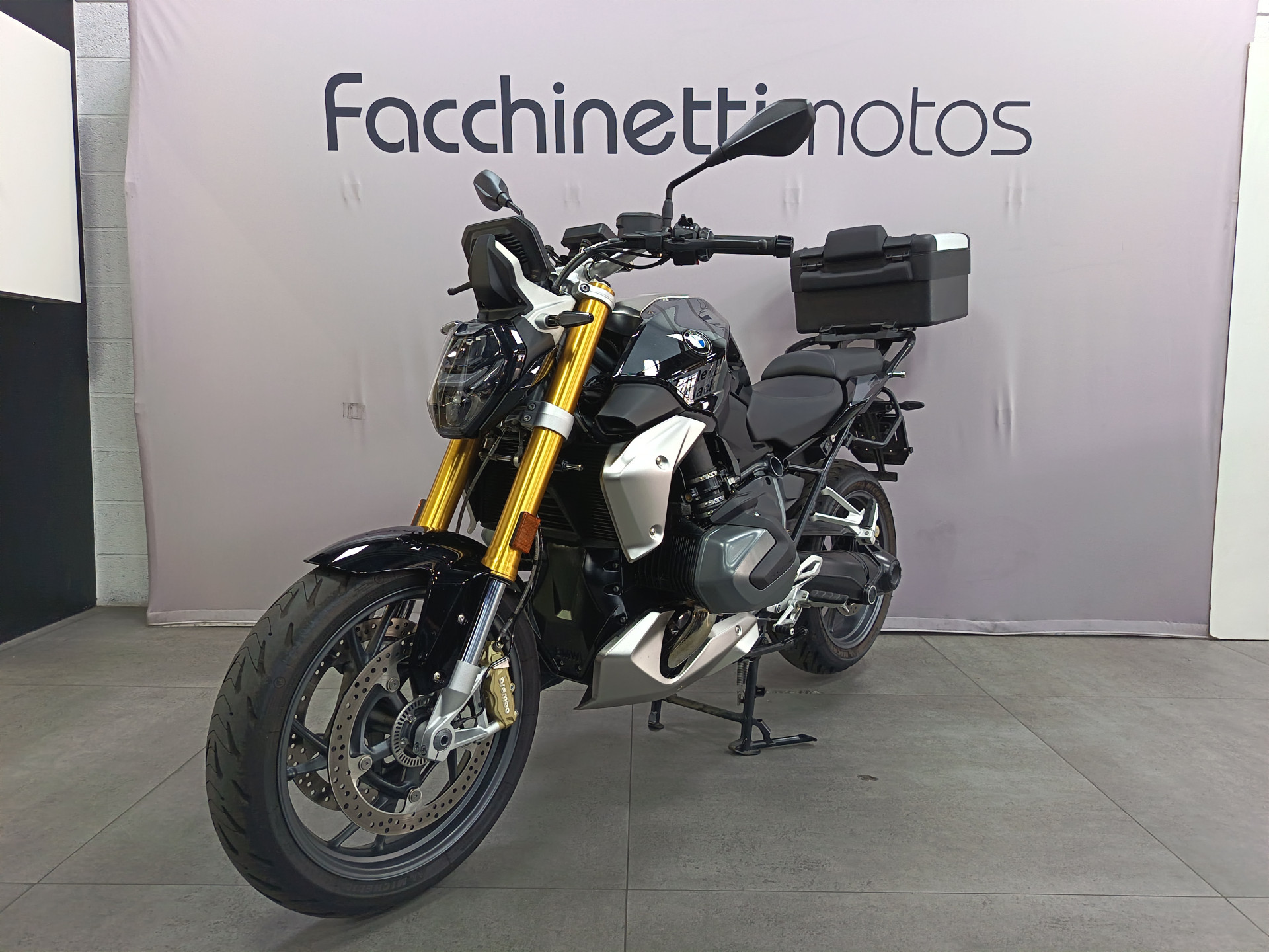 BMW R 1250 R Triple Black GARANTIE CONSTRUCTEUR 10/2027-showroom-element-2