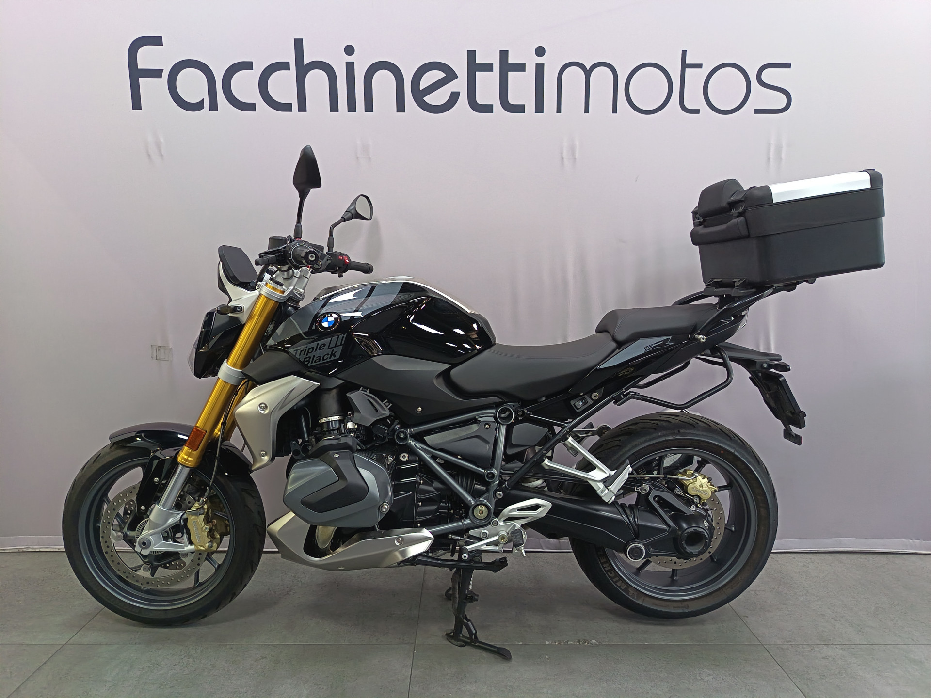 BMW R 1250 R Triple Black GARANTIE CONSTRUCTEUR 10/2027-showroom-element-3