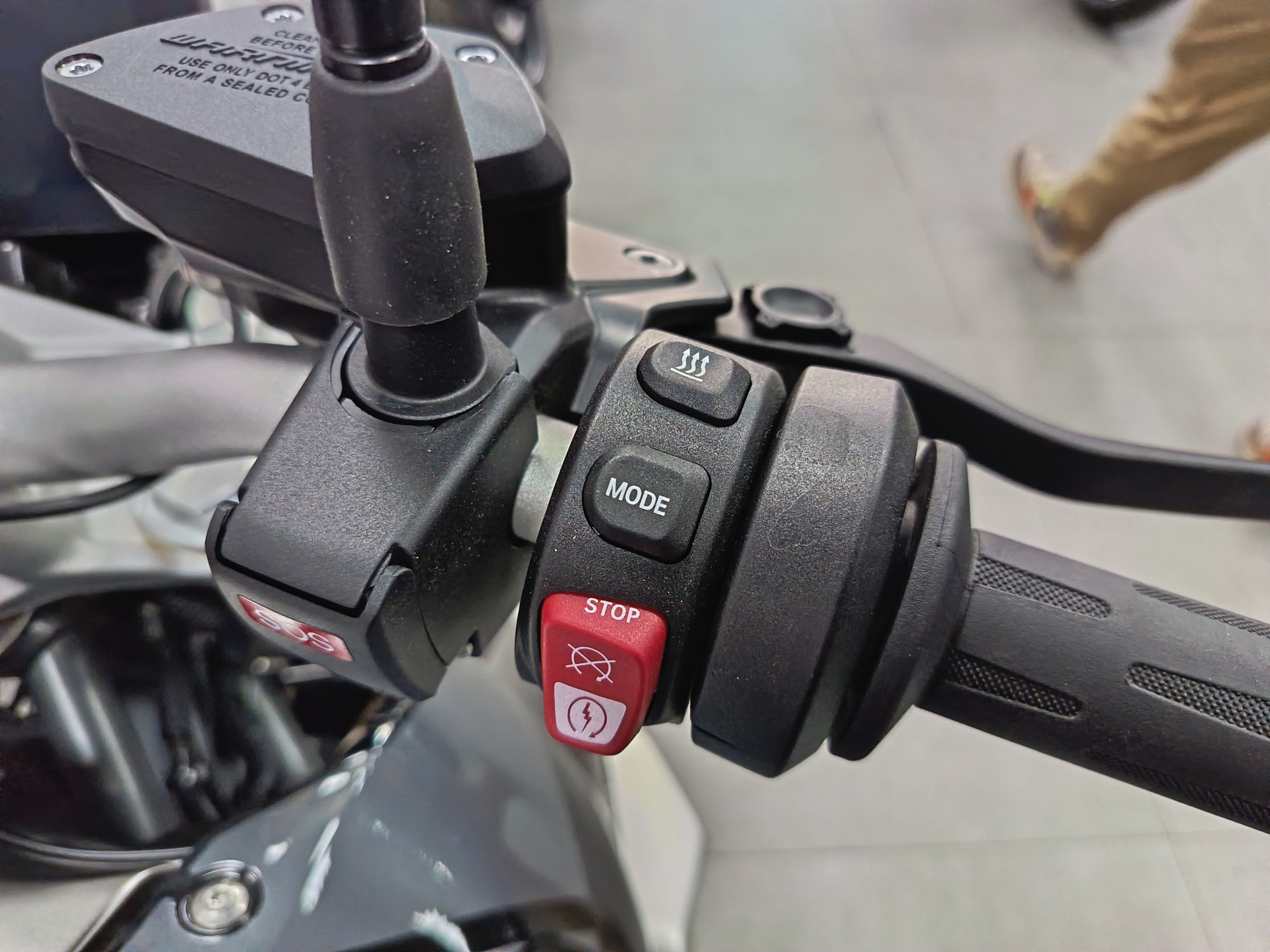 BMW R 1250 R Triple Black GARANTIE CONSTRUCTEUR 10/2027-image-7