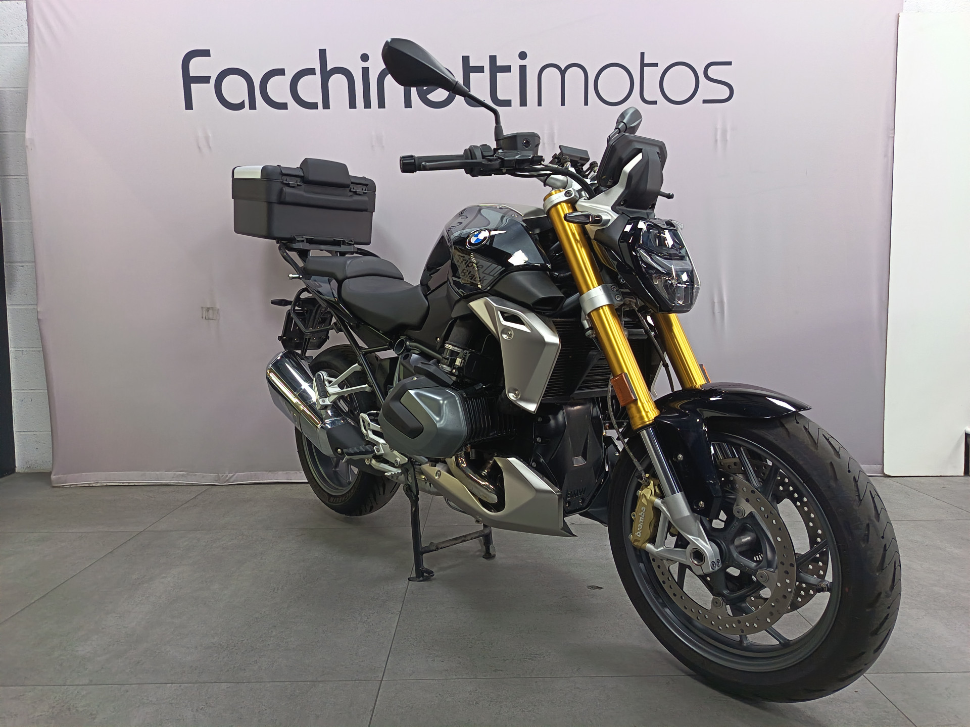 BMW R 1250 R Triple Black GARANTIE CONSTRUCTEUR 10/2027-showroom-element-1
