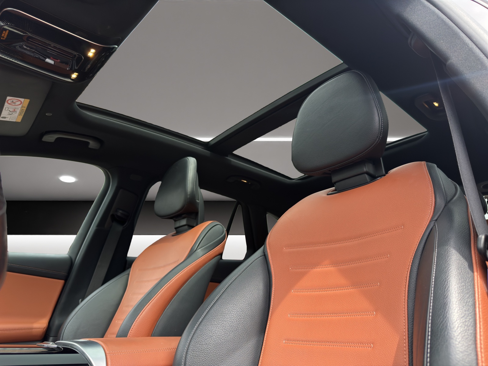 MERCEDES-BENZ GLC 300 d 4M AMG Line-image-12