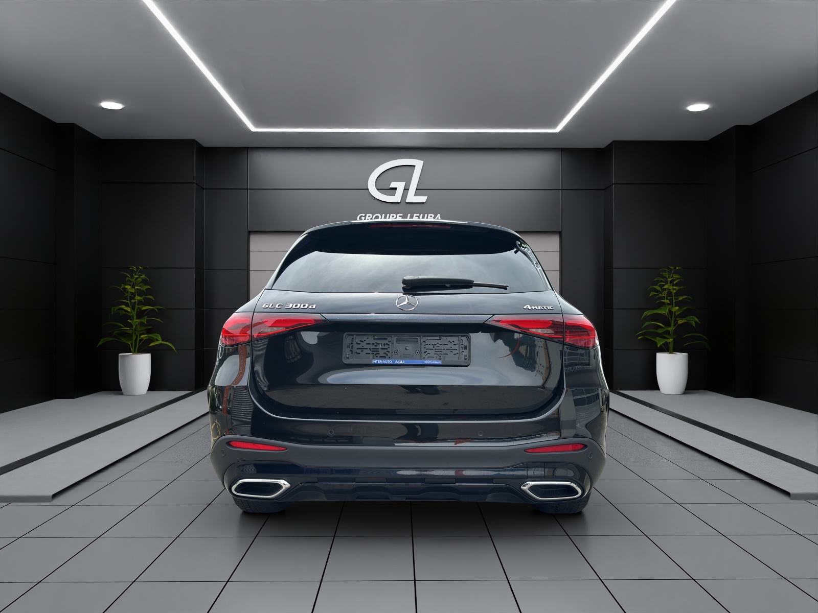 MERCEDES-BENZ GLC 300 d 4M AMG Line-image-4