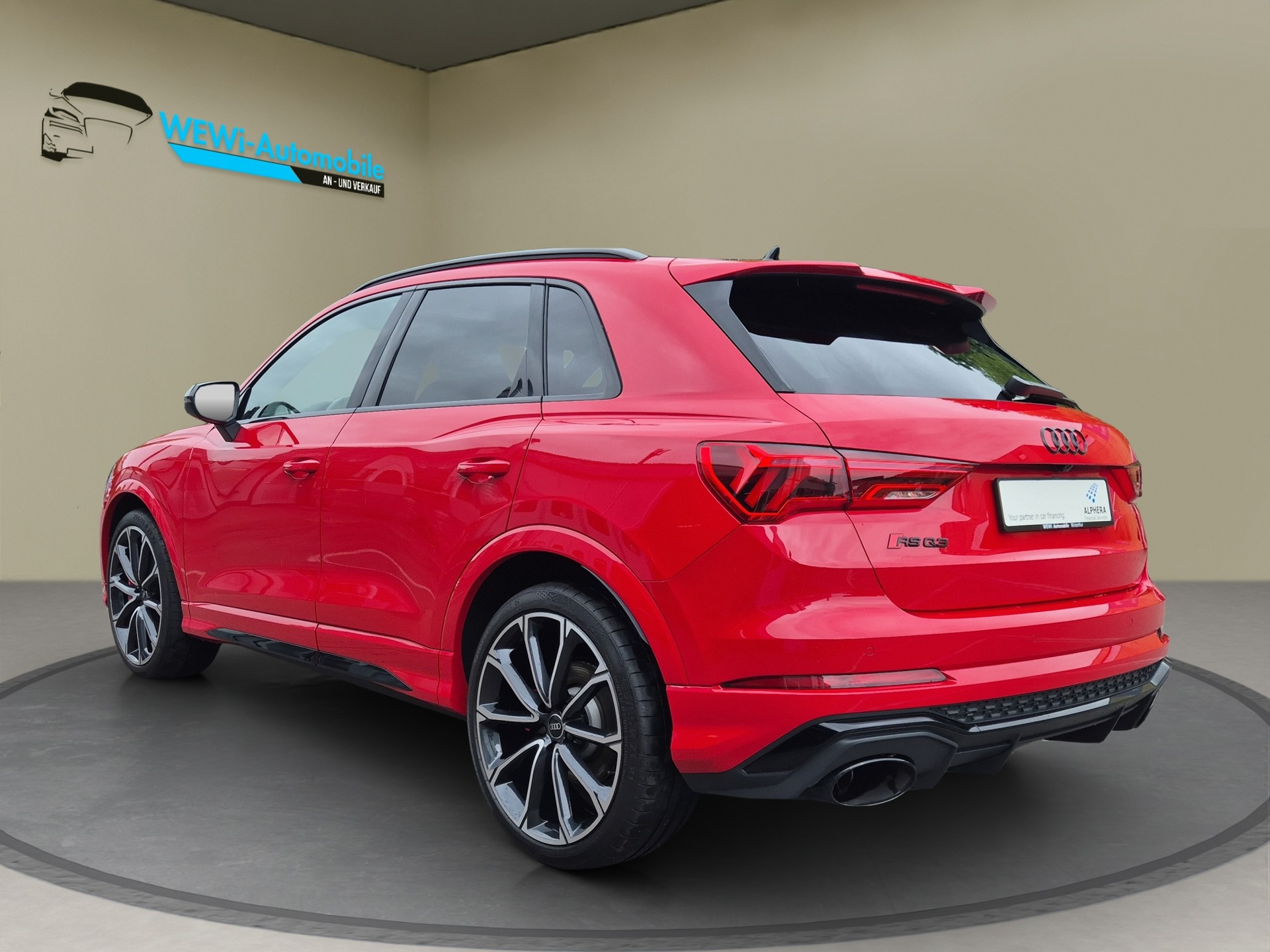 AUDI RS Q3 2.5 TFSI quattro S tronic-image-4