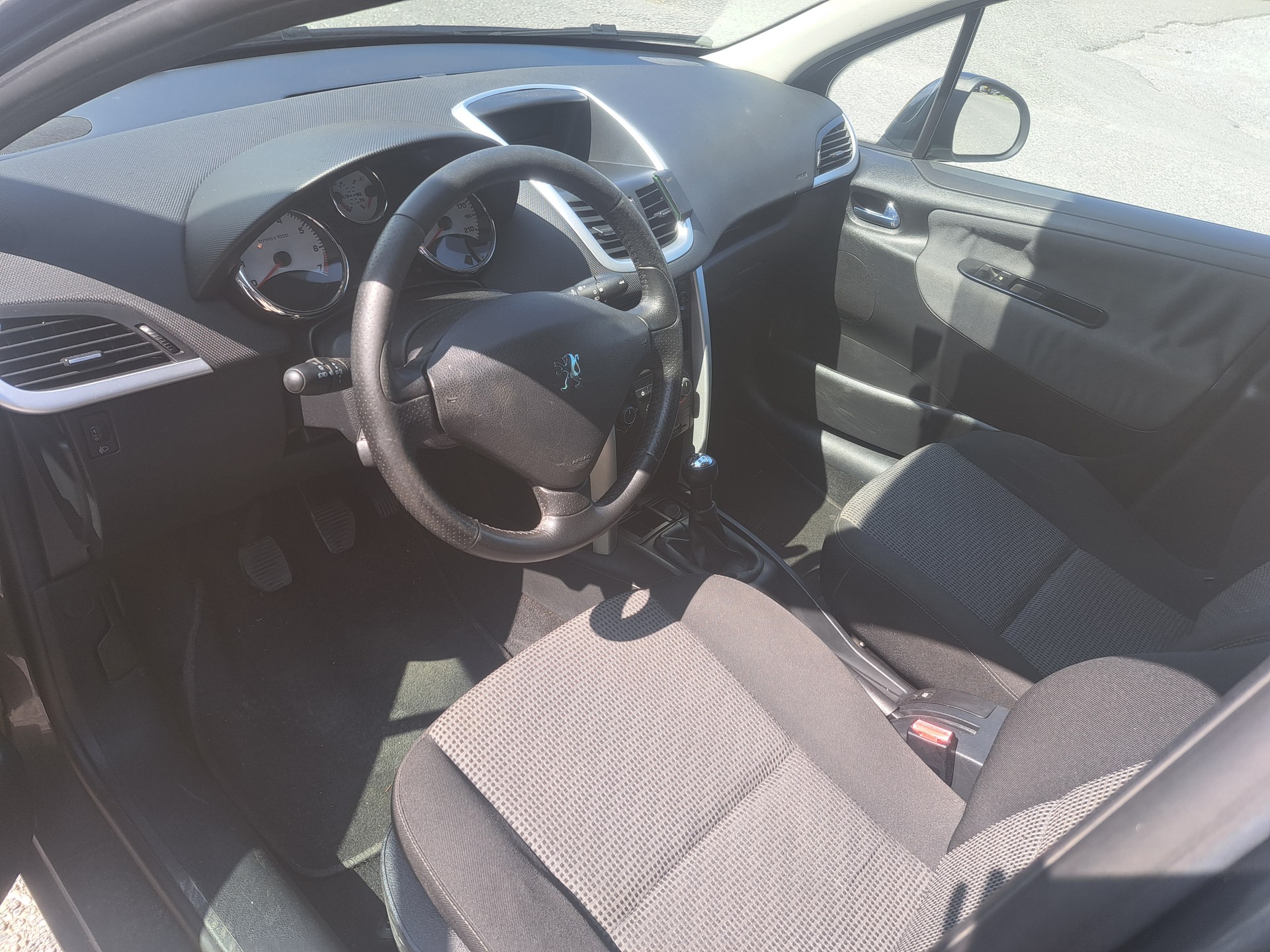 PEUGEOT 207 SW 1.6 16V Trendy Clim-image-6