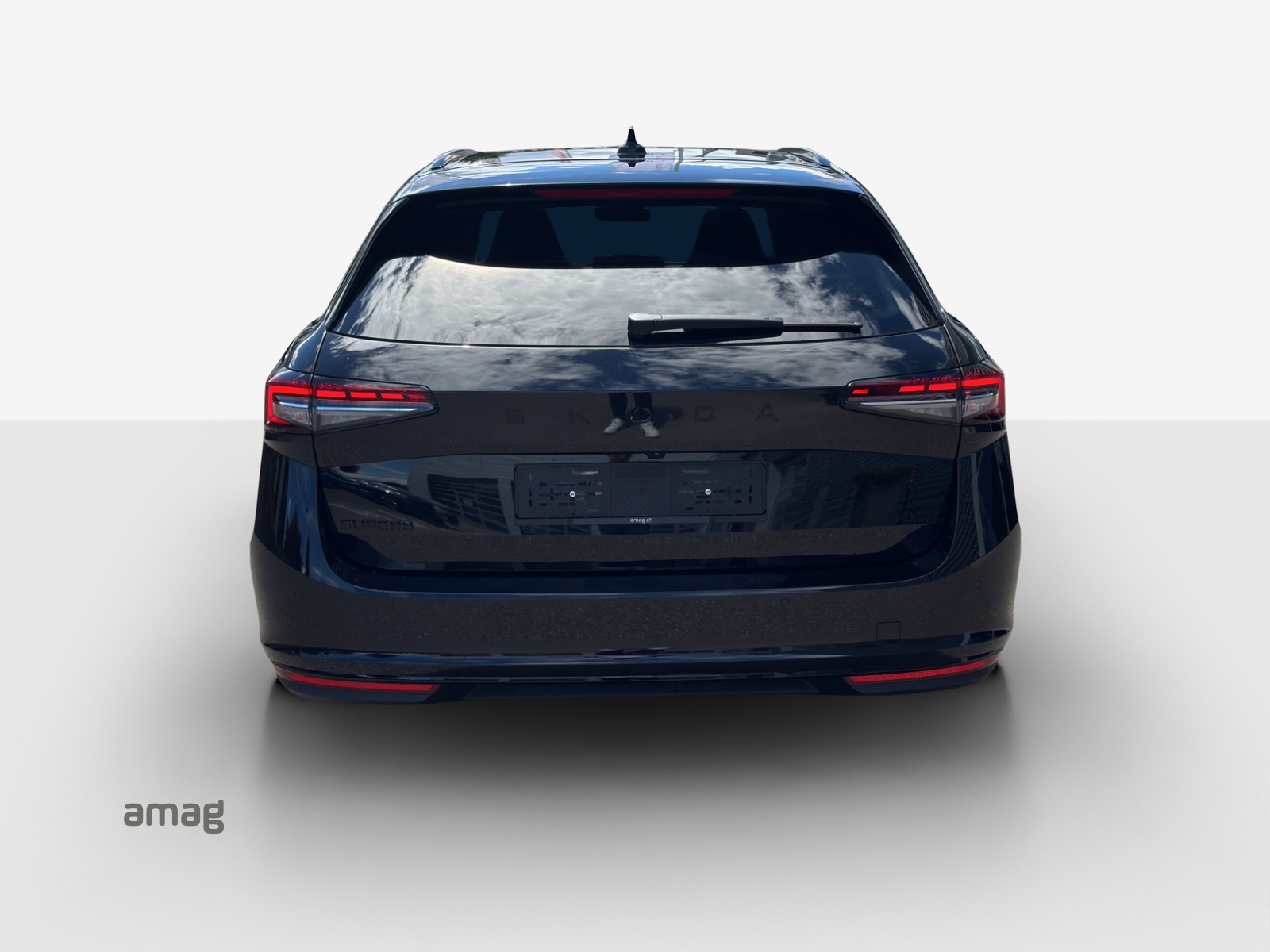 SKODA Superb Combi 2.0 TSI Sportline 4x4 DSG-image-3