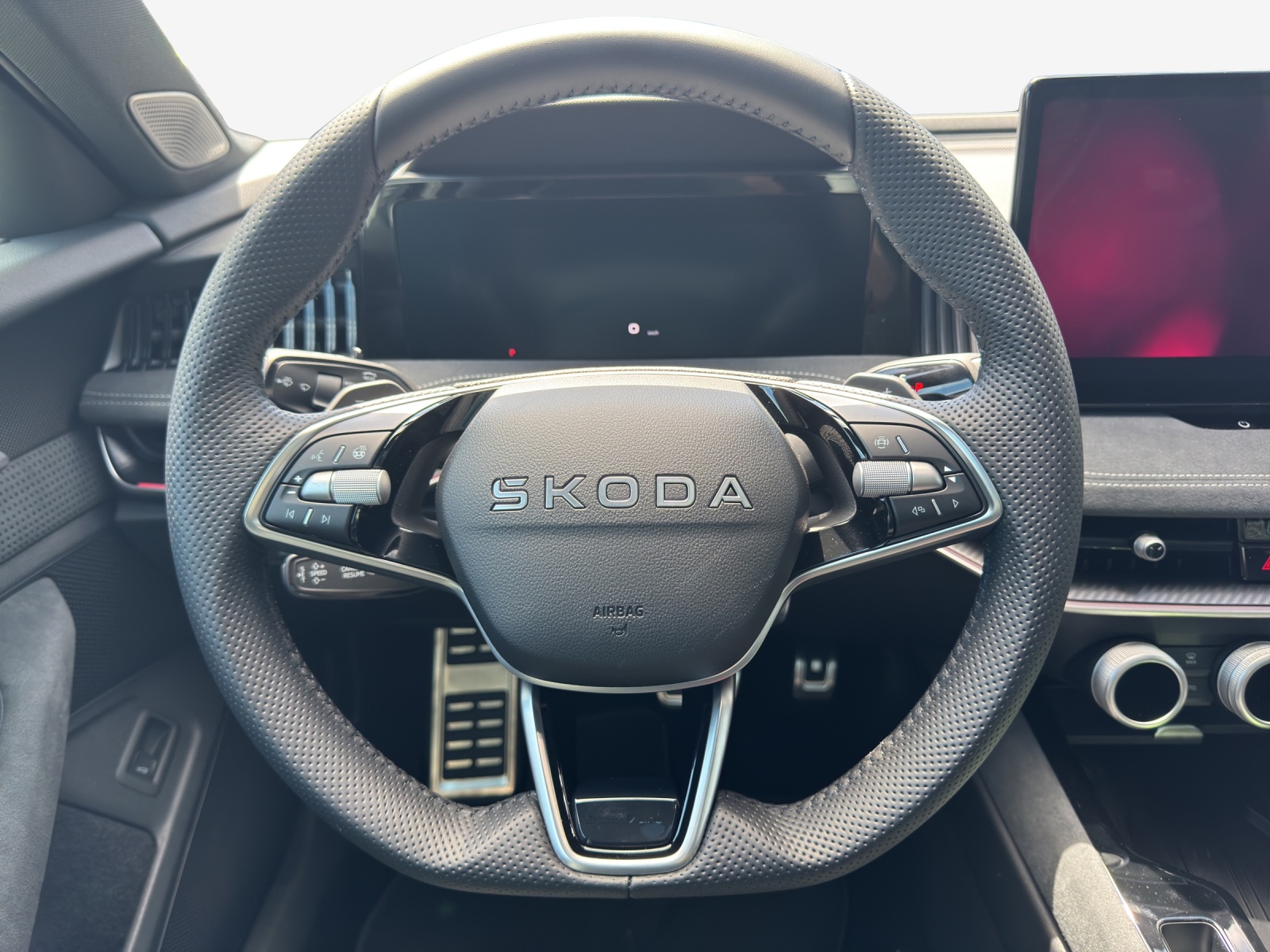 SKODA Superb Combi 2.0 TSI Sportline 4x4 DSG-image-9