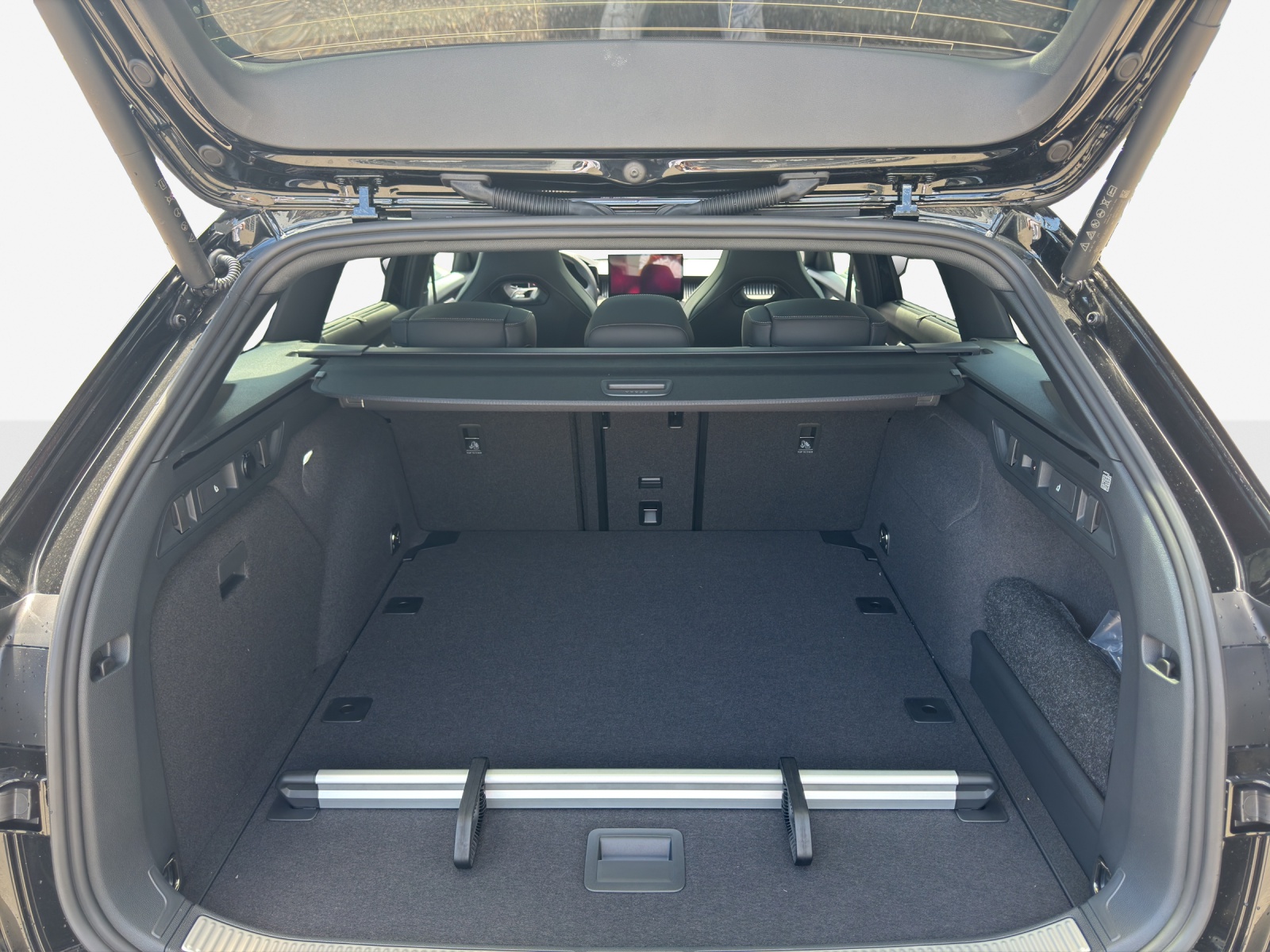 SKODA Superb Combi 2.0 TSI Sportline 4x4 DSG-image-12