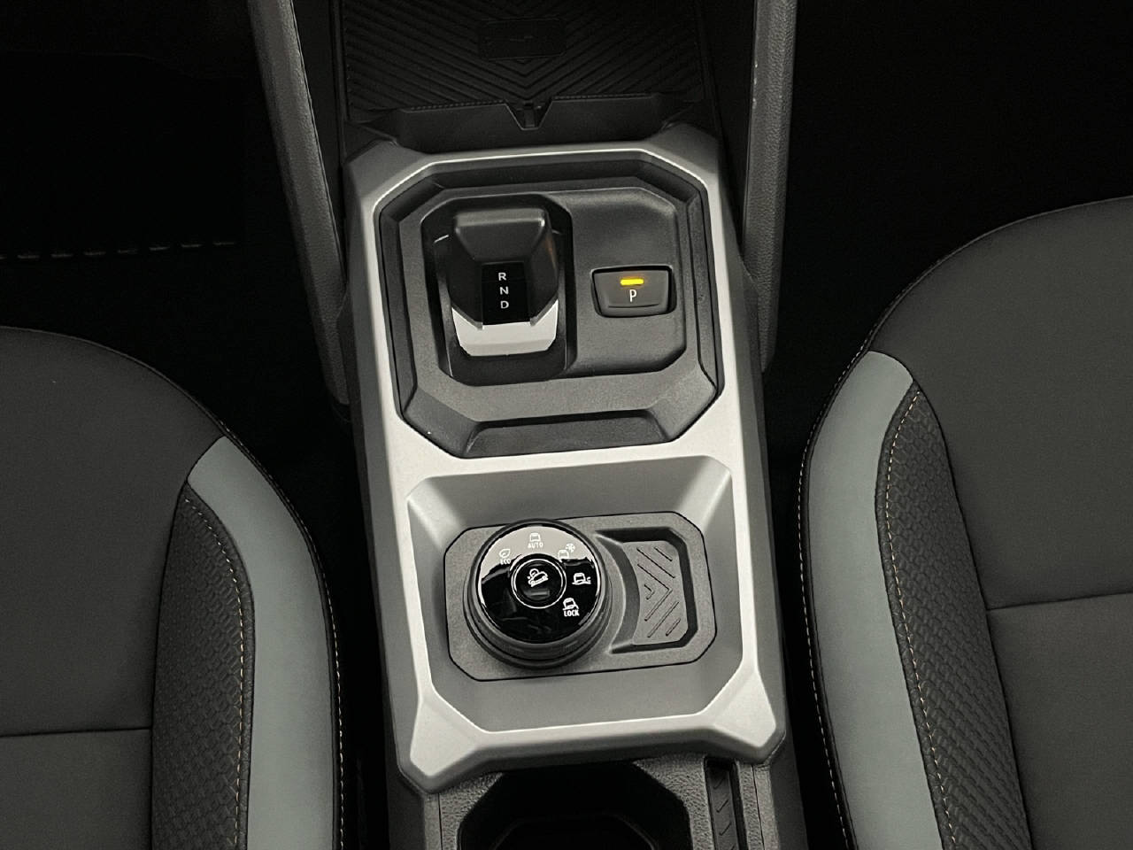 DACIA Duster 1.2 Hybrid Extreme 4WD-image-12