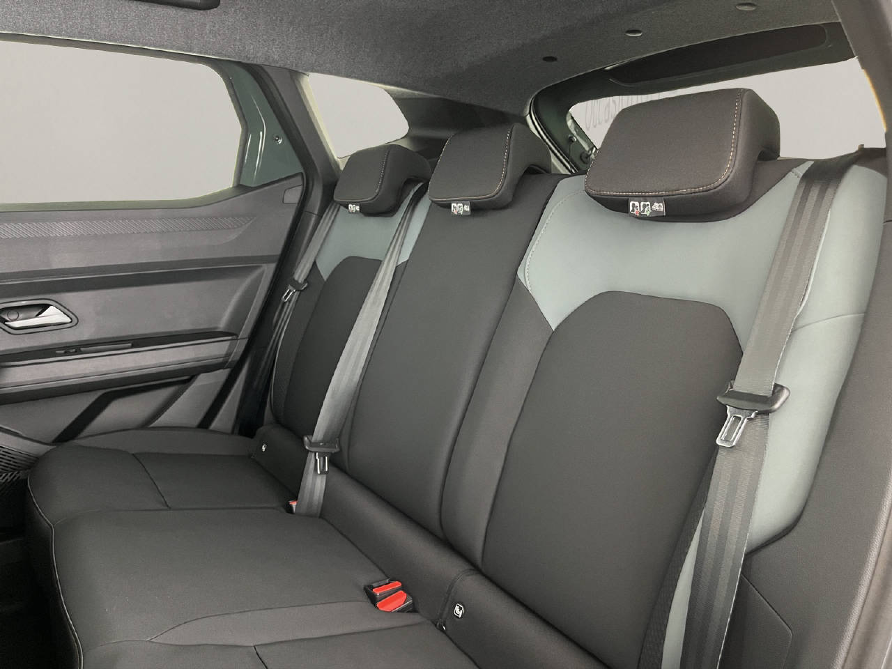 DACIA Duster 1.2 Hybrid Extreme 4WD-image-16