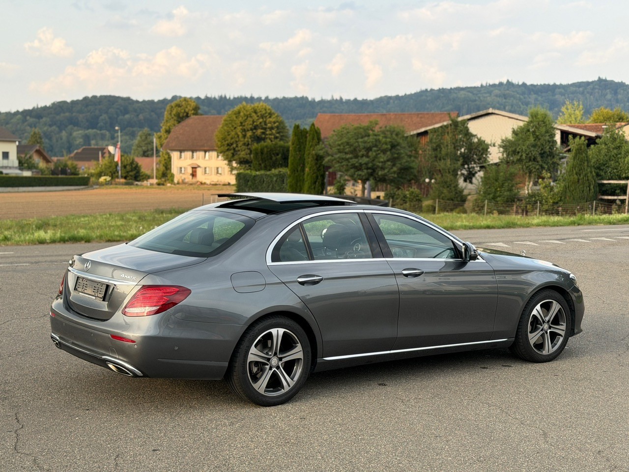 MERCEDES-BENZ E 200 Avantgarde 4Matic 9G-Tronic-image-14