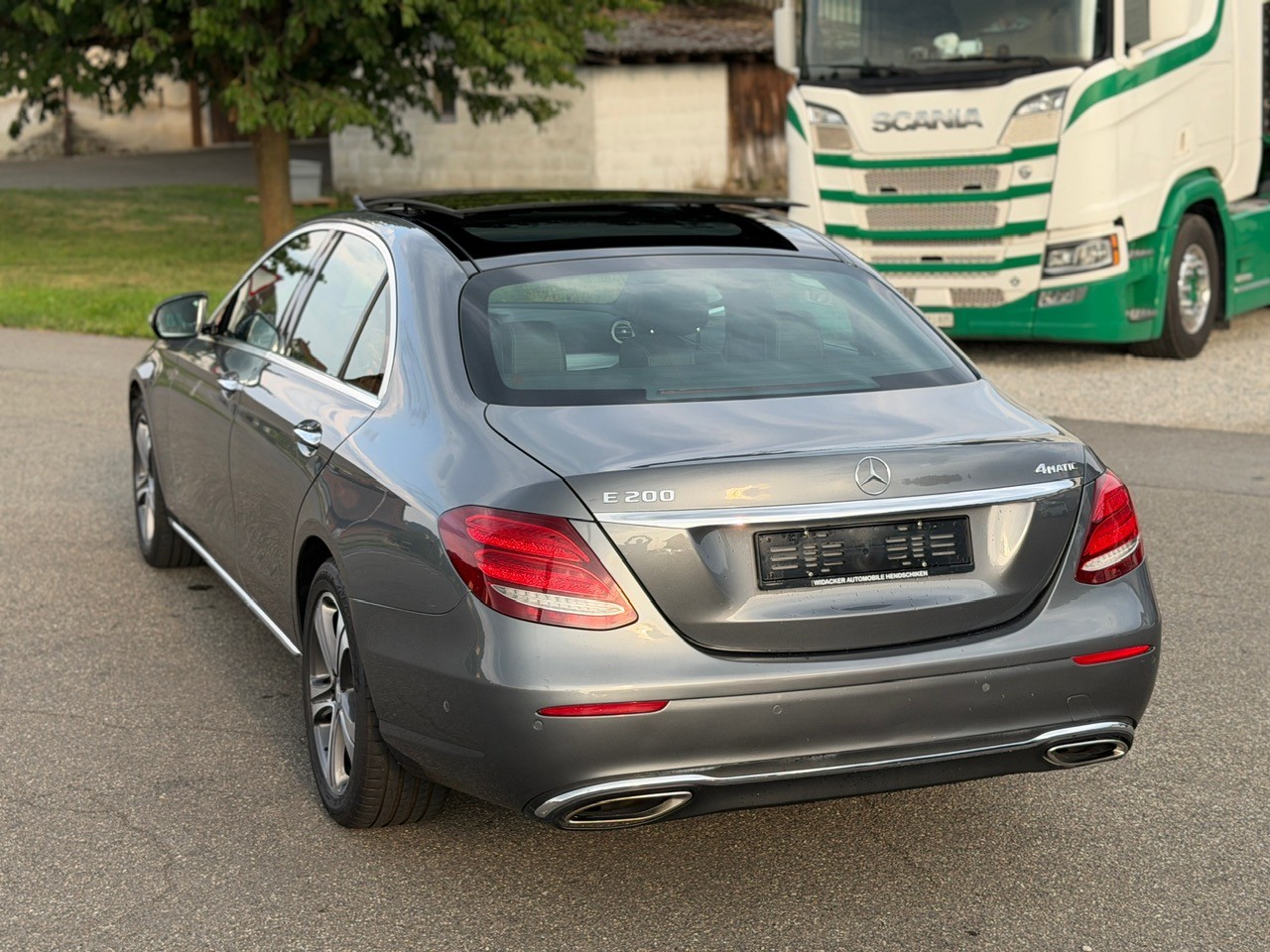 MERCEDES-BENZ E 200 Avantgarde 4Matic 9G-Tronic-image-15