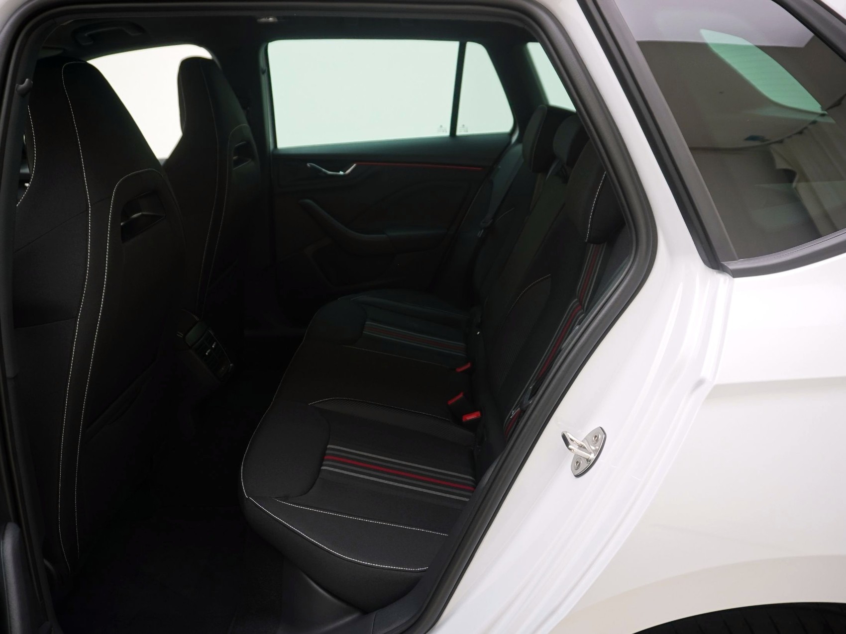 SKODA Kamiq 1.5 TSI Monte Carlo-image-14