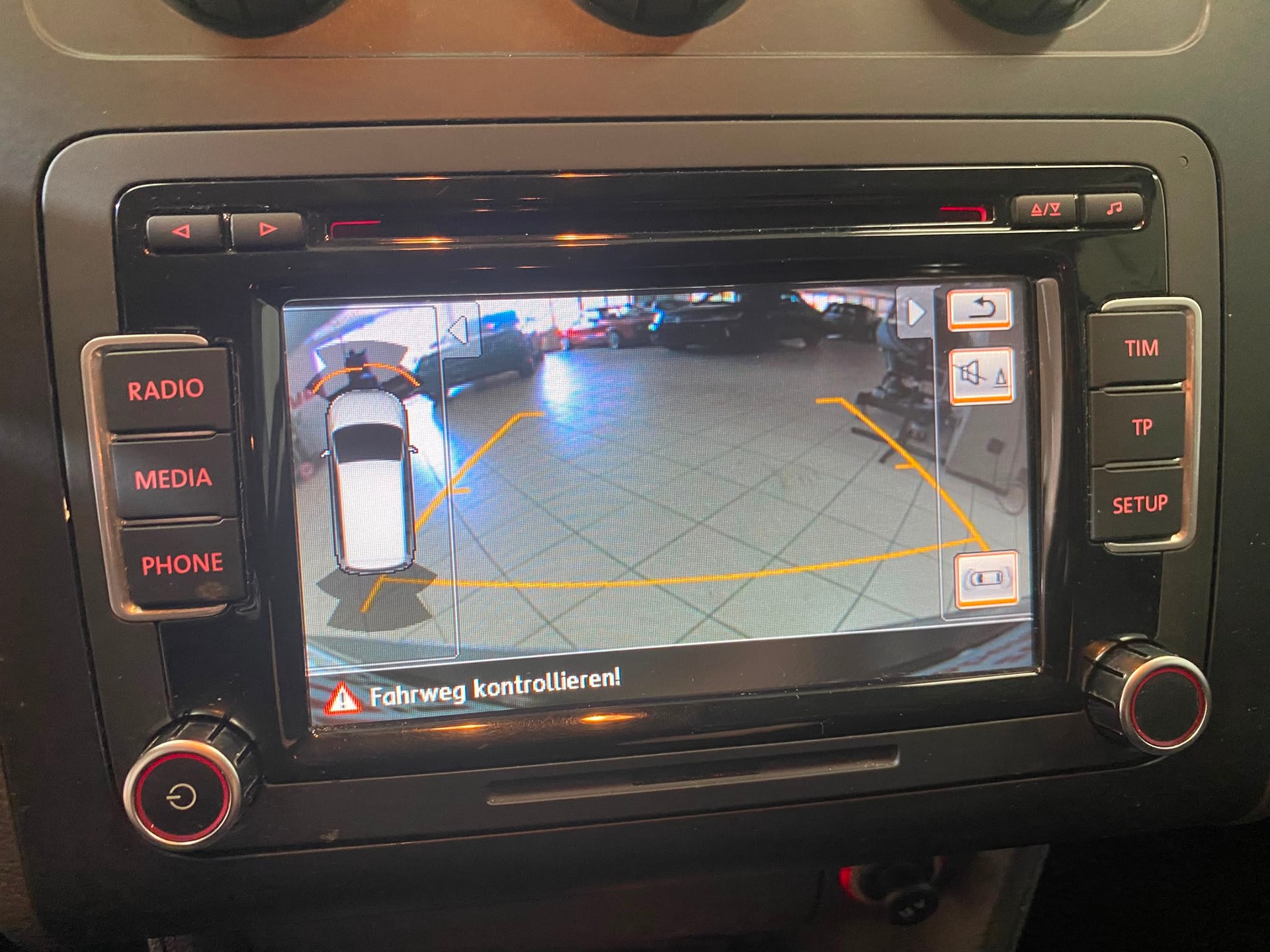 VW Touran 1.4 TSI Trendline-image-12
