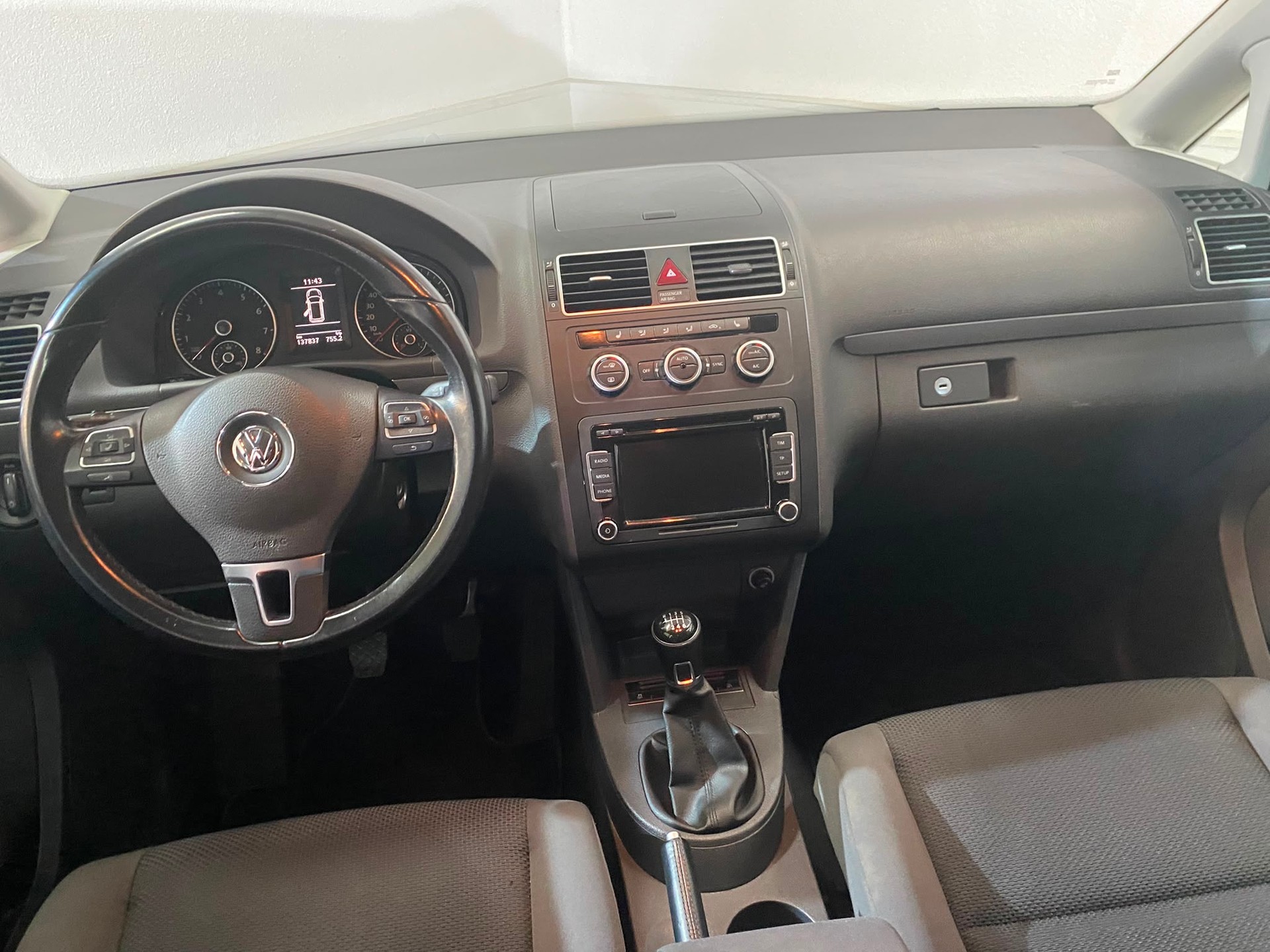 VW Touran 1.4 TSI Trendline-image-10