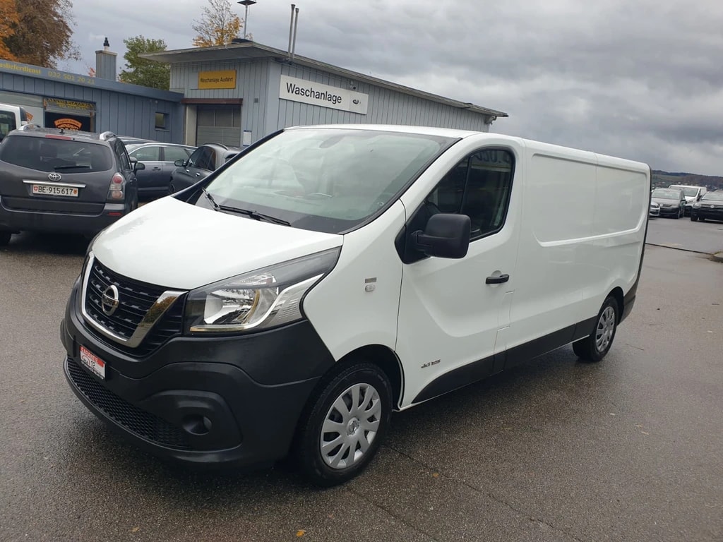NISSAN NV300 dCi 125 2.9 L2H1 Comfort **L2 H1 **3-Plätzer ** RF-Kamera ** Anh-Kupplung ** Werkstatt-Einrichtung ** Frisch Ab MFK-image-2