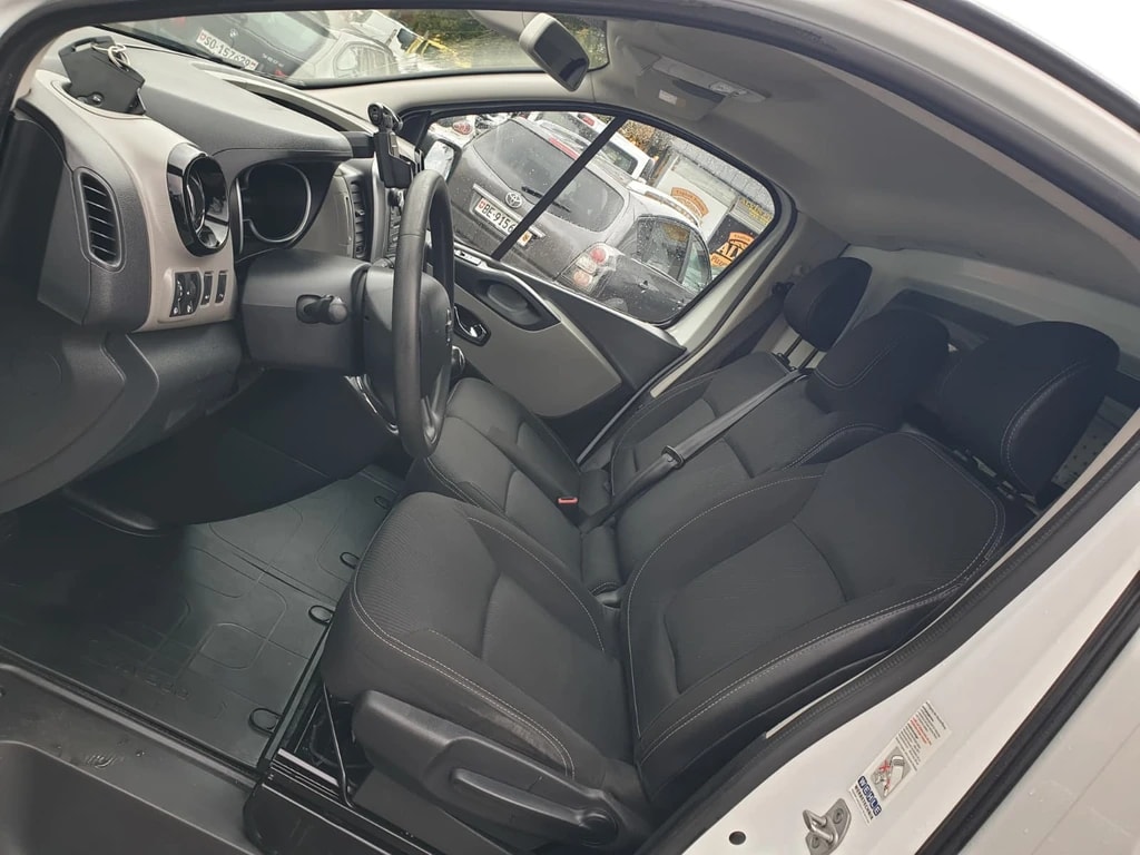 NISSAN NV300 dCi 125 2.9 L2H1 Comfort **L2 H1 **3-Plätzer ** RF-Kamera ** Anh-Kupplung ** Werkstatt-Einrichtung ** Frisch Ab MFK-image-11