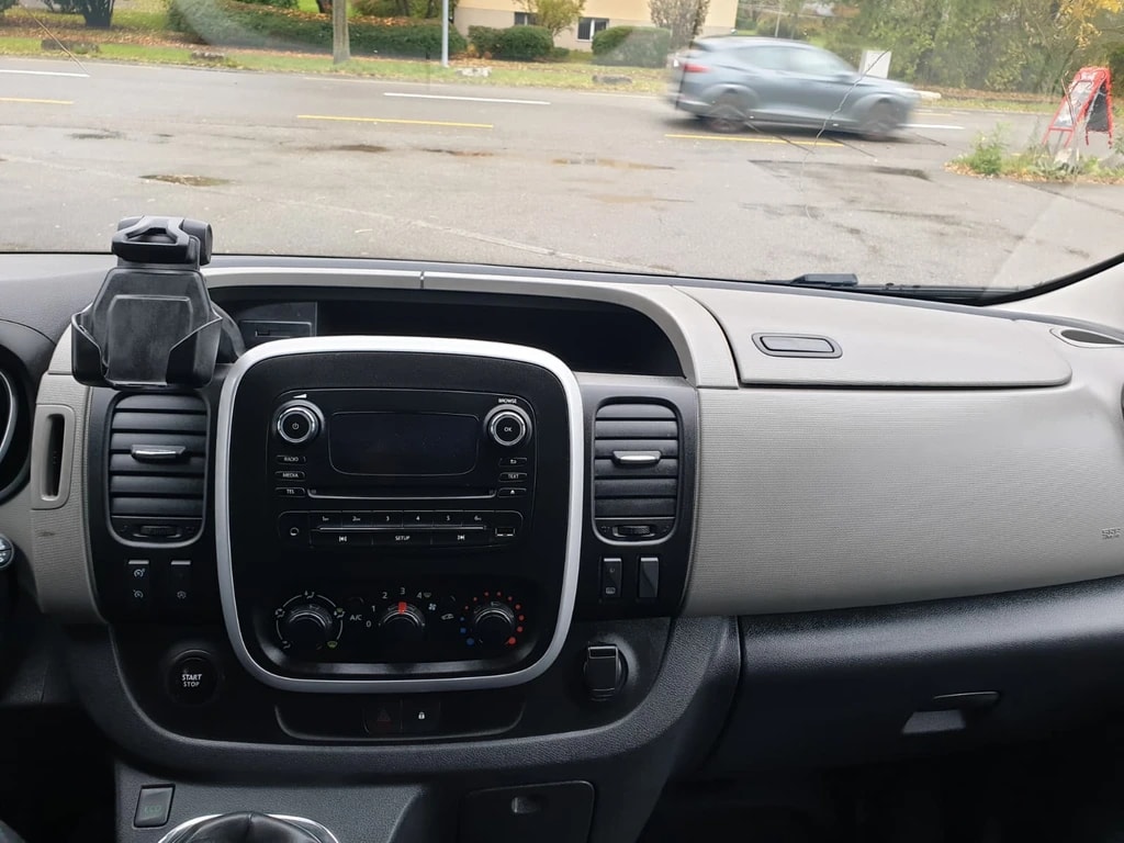 NISSAN NV300 dCi 125 2.9 L2H1 Comfort **L2 H1 **3-Plätzer ** RF-Kamera ** Anh-Kupplung ** Werkstatt-Einrichtung ** Frisch Ab MFK-image-8